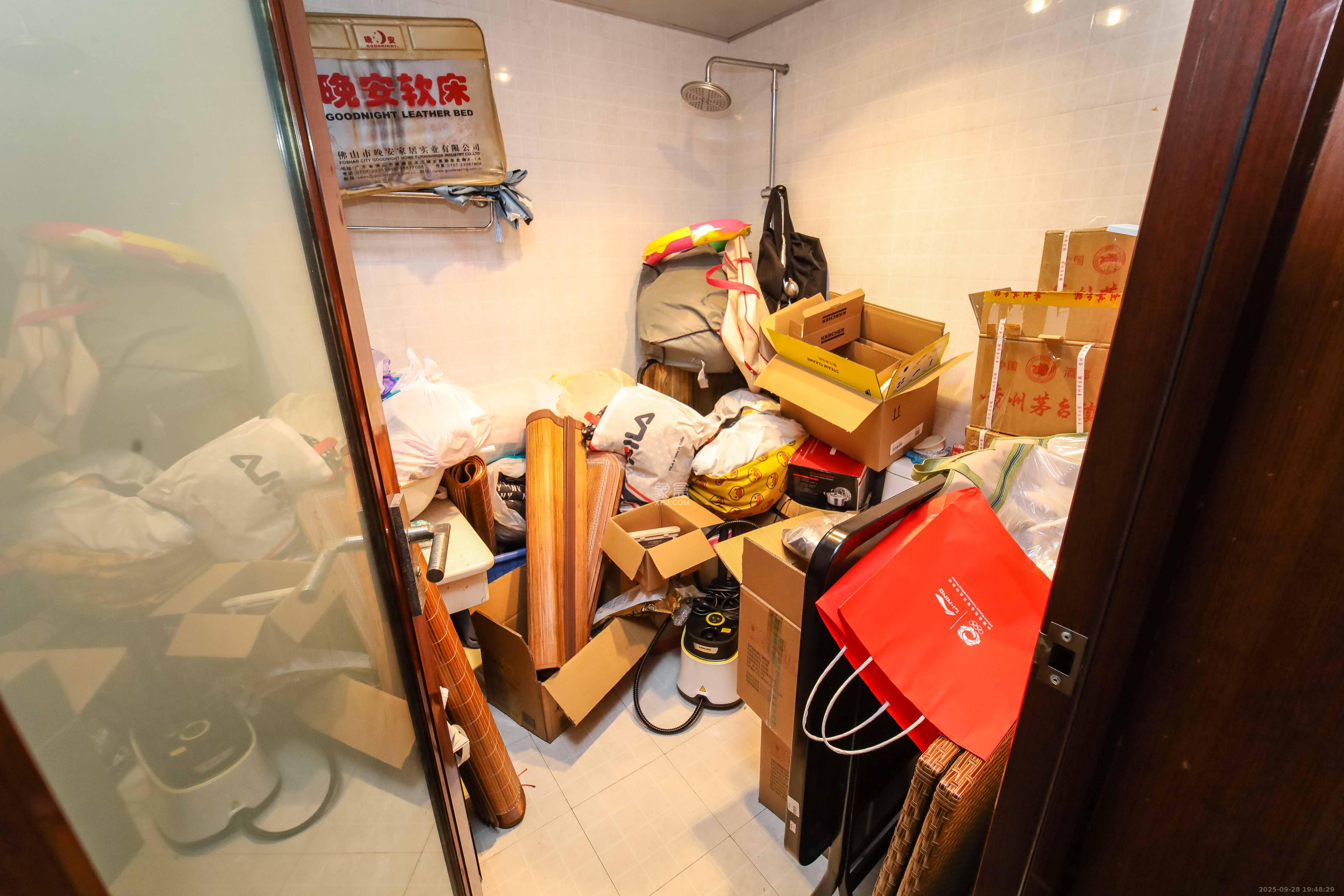 高桥现代商贸城 3室2厅2卫 83.6万 高桥现代商贸城 3室2厅2卫 83.6万卫生间