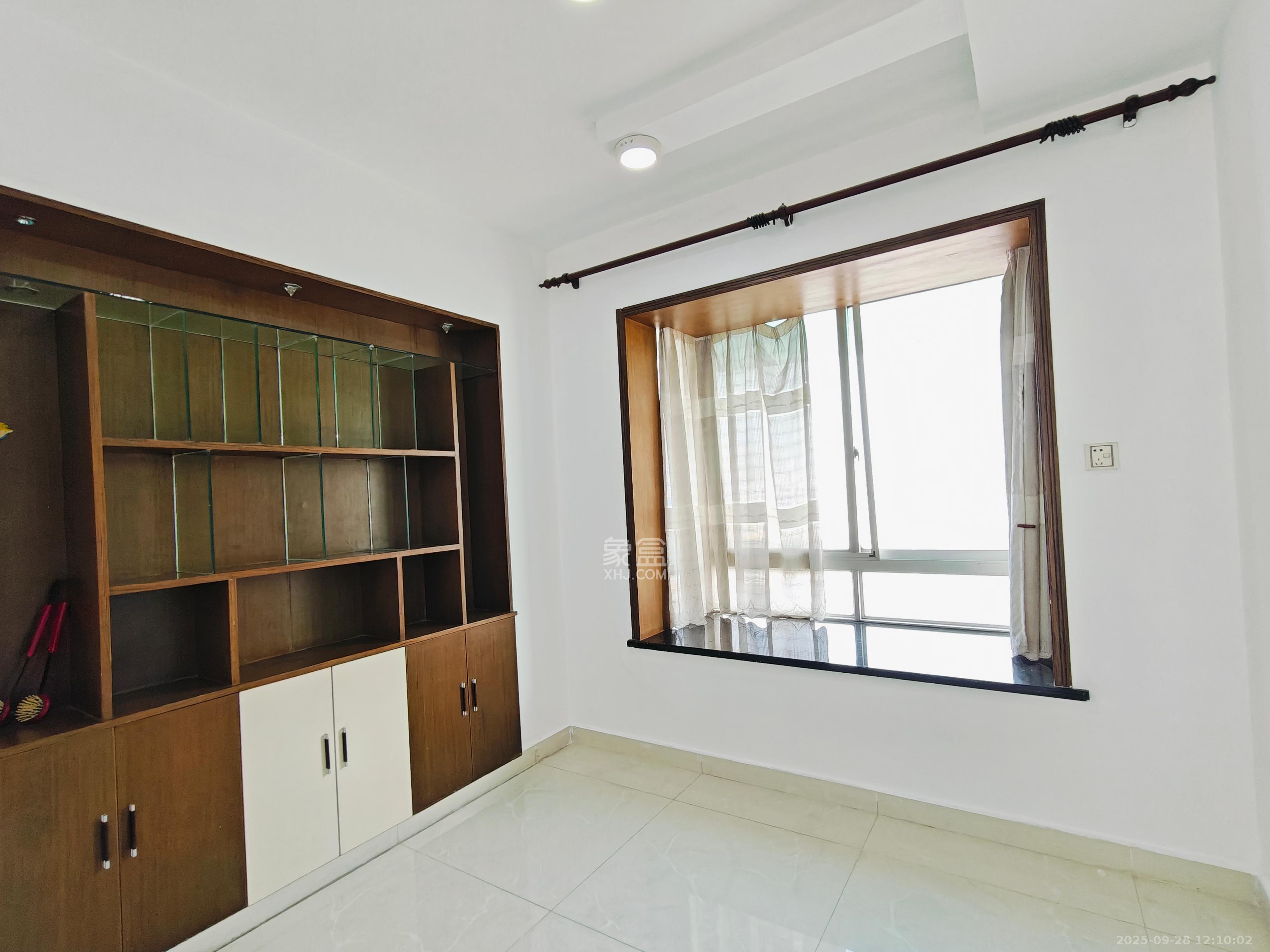 朝阳欣园  3室2厅2卫    3400.0元/月 朝阳欣园  3室2厅2卫    3400.0元/月室内图