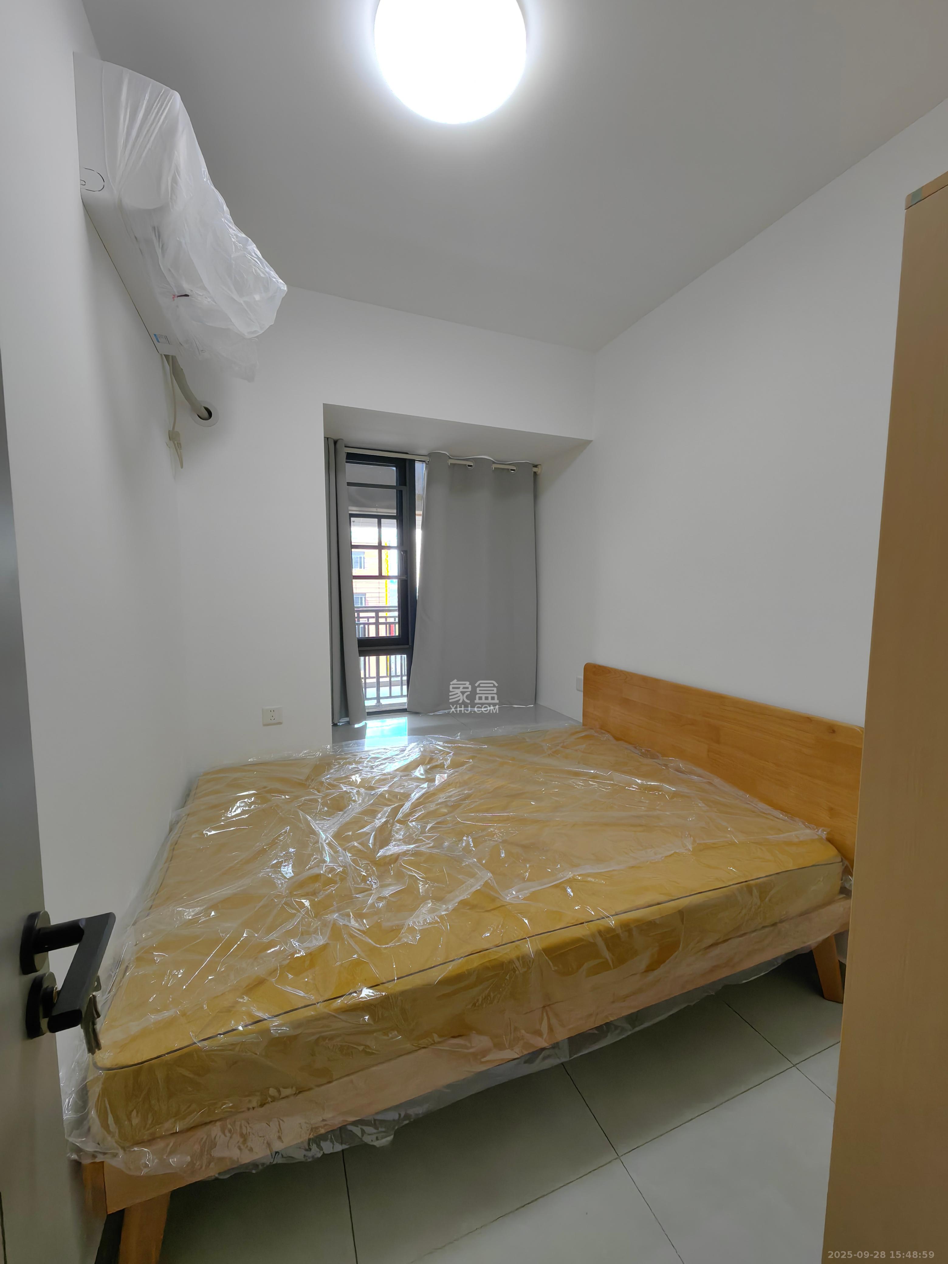 金侨风华府  4室2厅2卫    2400.0元/月室内图