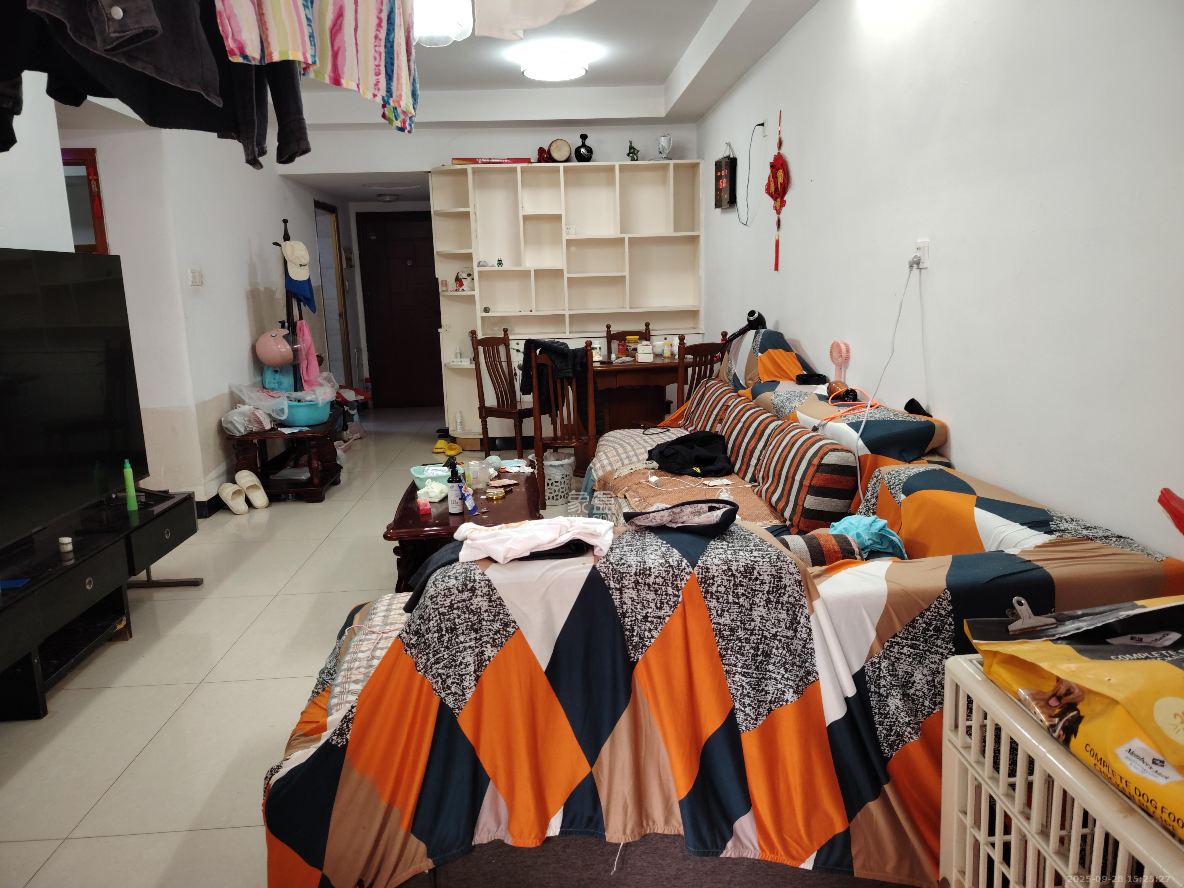 新长海广场  2室1厅1卫    1650.0元/月室内图