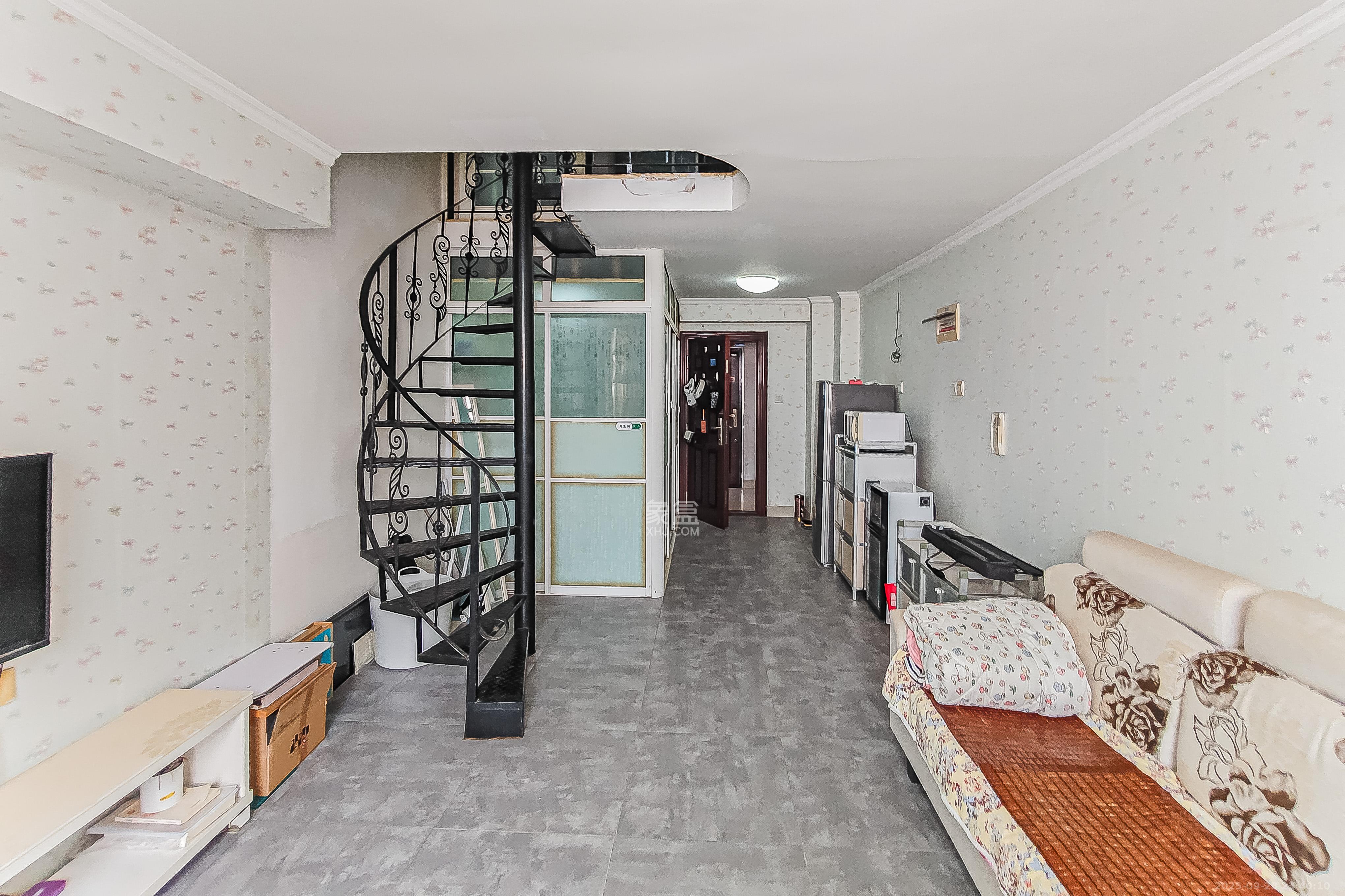 他城(天鸿时代公寓) 2室1厅1卫 28.8万 他城(天鸿时代公寓) 2室1厅1卫 28.8万客厅