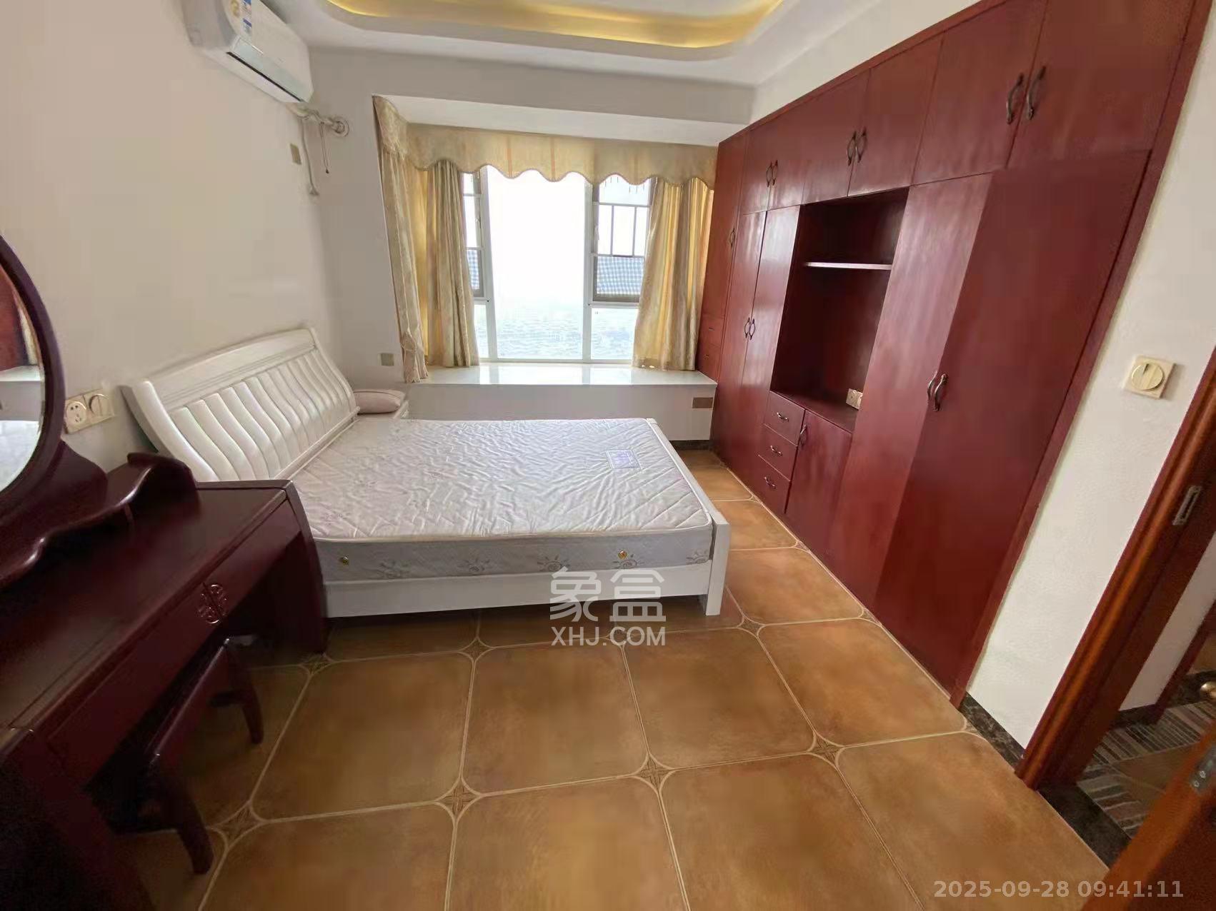 金鼎公园尚  4室2厅2卫    2600.0元/月室内图