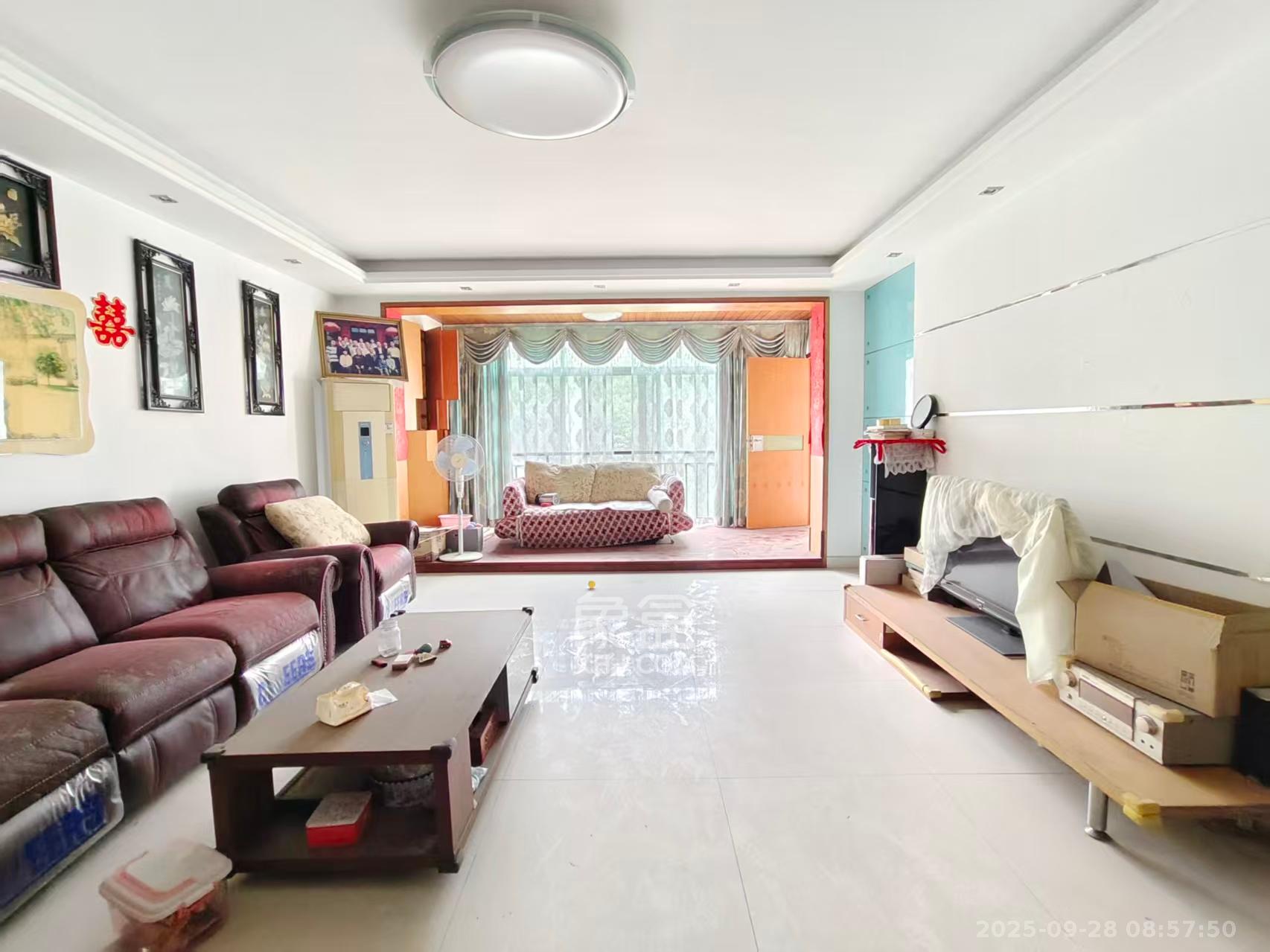 中星苑 4室2厅2卫 3080.0元/月 中星苑 4室2厅2卫 3080.0元/月室内图