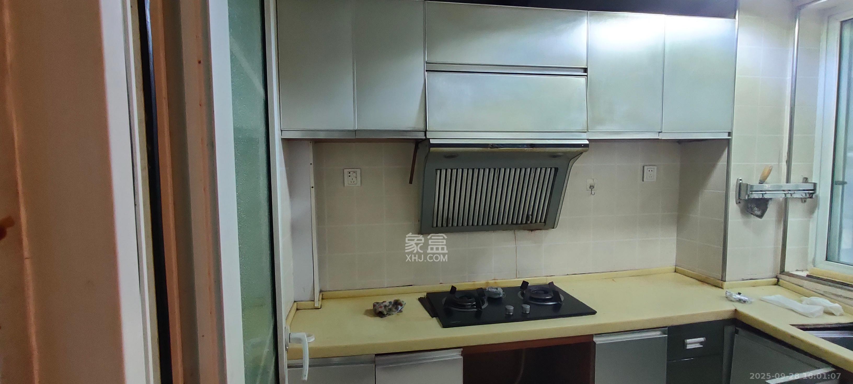 新诚小区 2室2厅2卫 1800.00元/月 新诚小区 2室2厅2卫 1800.00元/月室内图