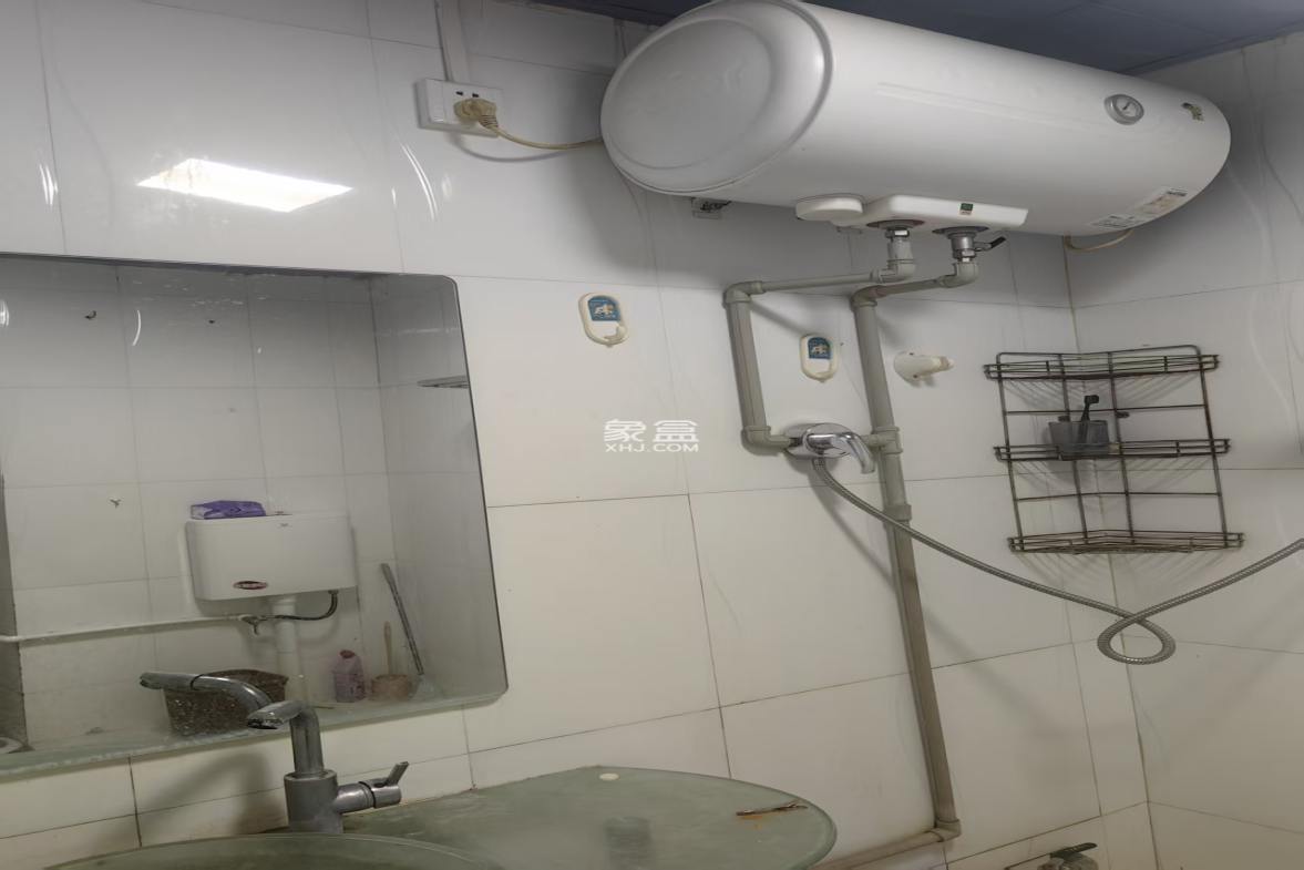 华贸大厦(华贸花苑) 2室2厅1卫 2100.0元/月 华贸大厦(华贸花苑) 2室2厅1卫 2100.0元/月室内图