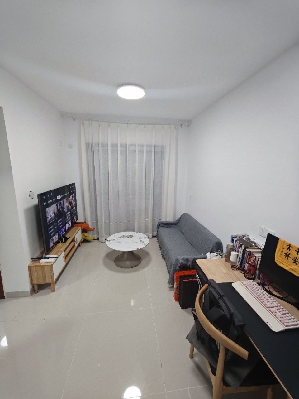 龙城新景  1室1厅1卫    2100.0元/月室内图1