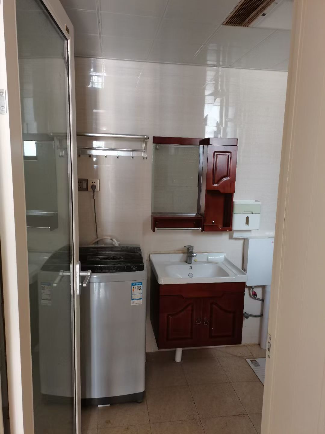 大庸王府 1室1厅1卫 1100.0元/月 大庸王府 1室1厅1卫 1100.0元/月室内图