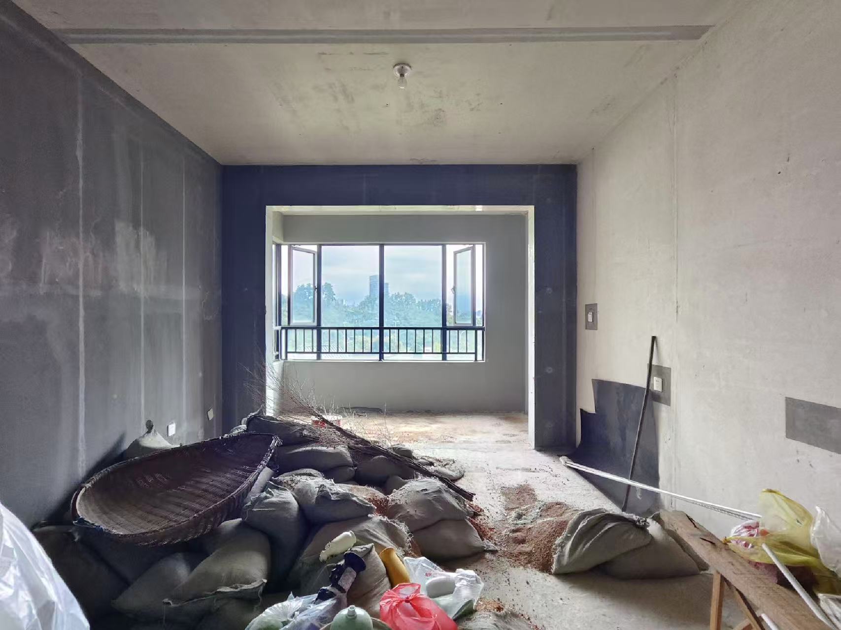 中建凤栖台 3室2厅1卫 39.8万 中建凤栖台 3室2厅1卫 39.8万客厅