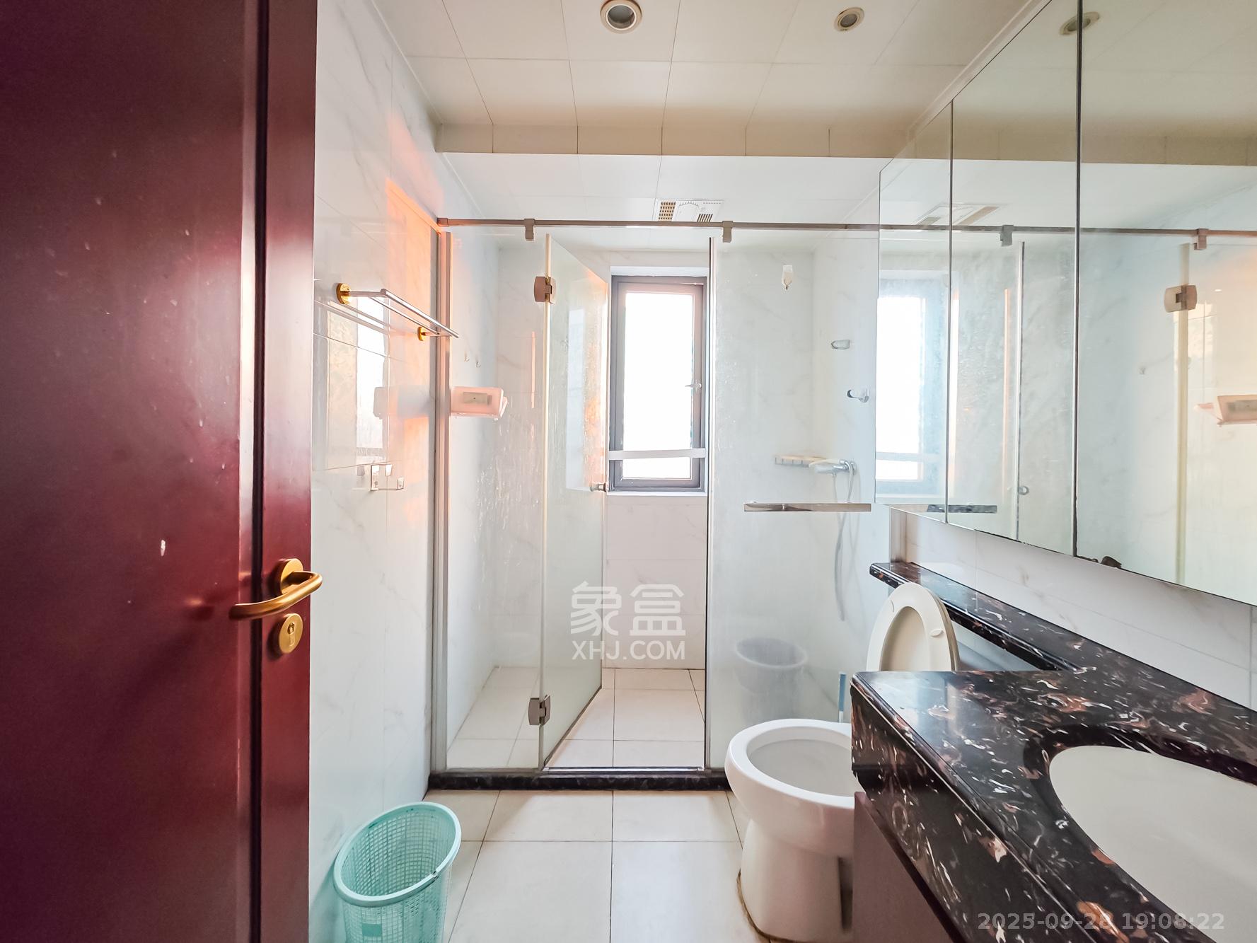 恒大御景天下城一期 4室2厅2卫 95.0万 恒大御景天下城一期 4室2厅2卫 95.0万卫生间