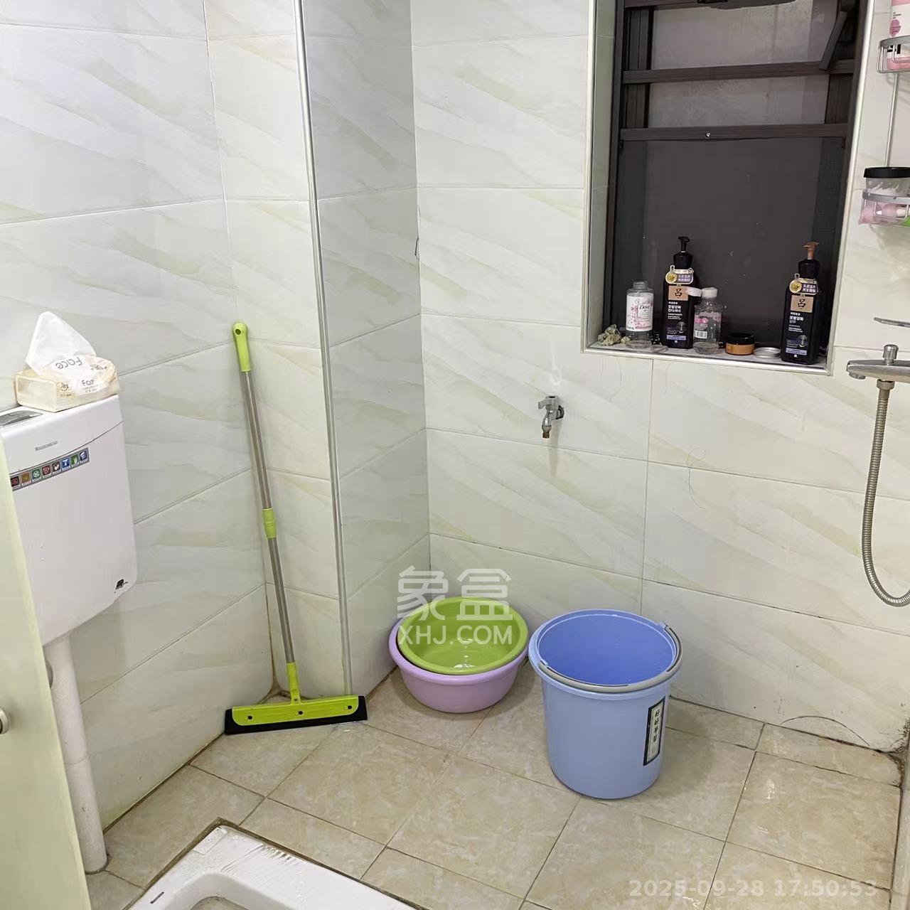 达美D6区  2室1厅1卫   2300.00元/月室内图