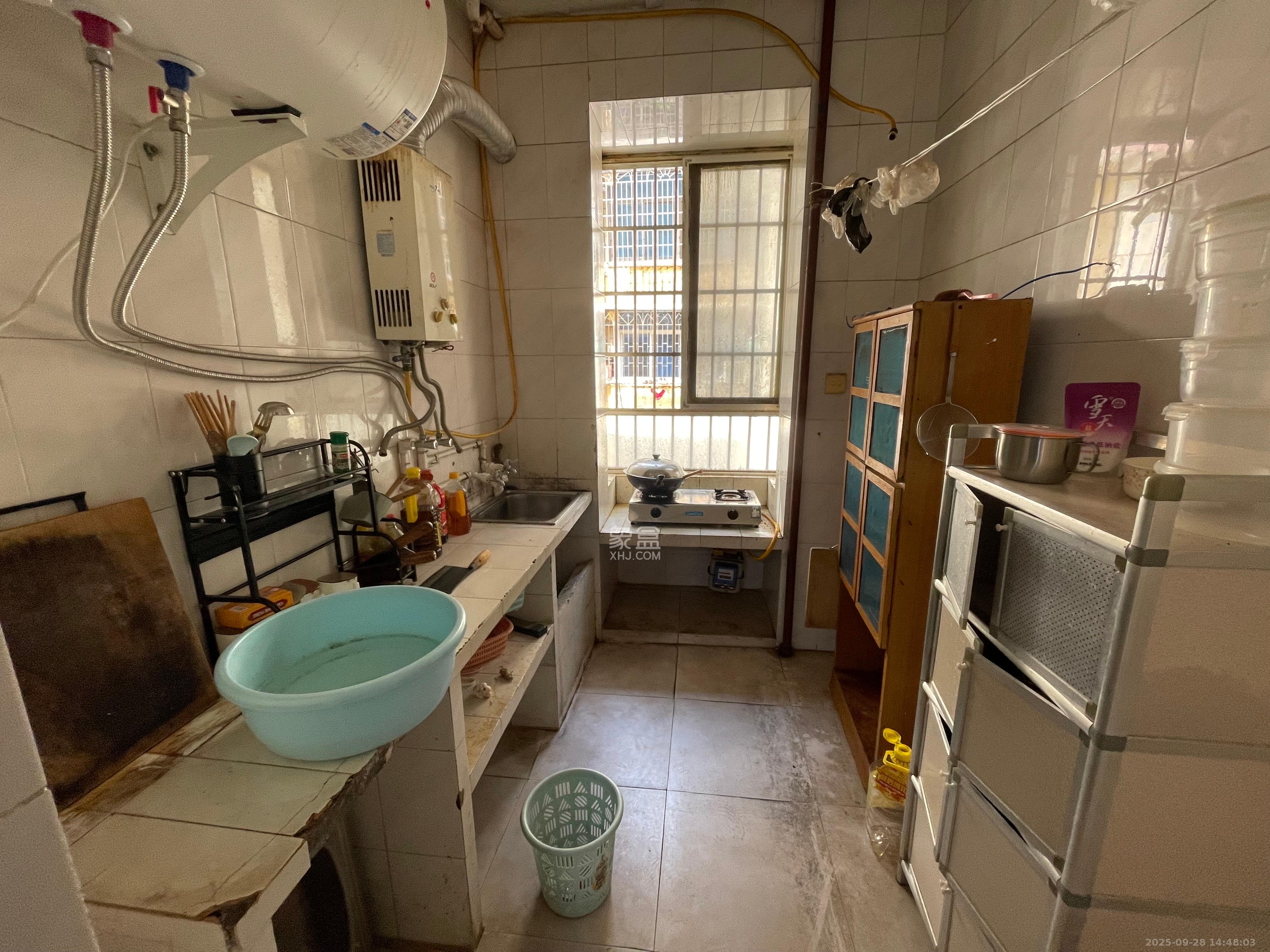 省卫生厅宿舍  3室2厅2卫    2300.0元/月 省卫生厅宿舍  3室2厅2卫    2300.0元/月室内图