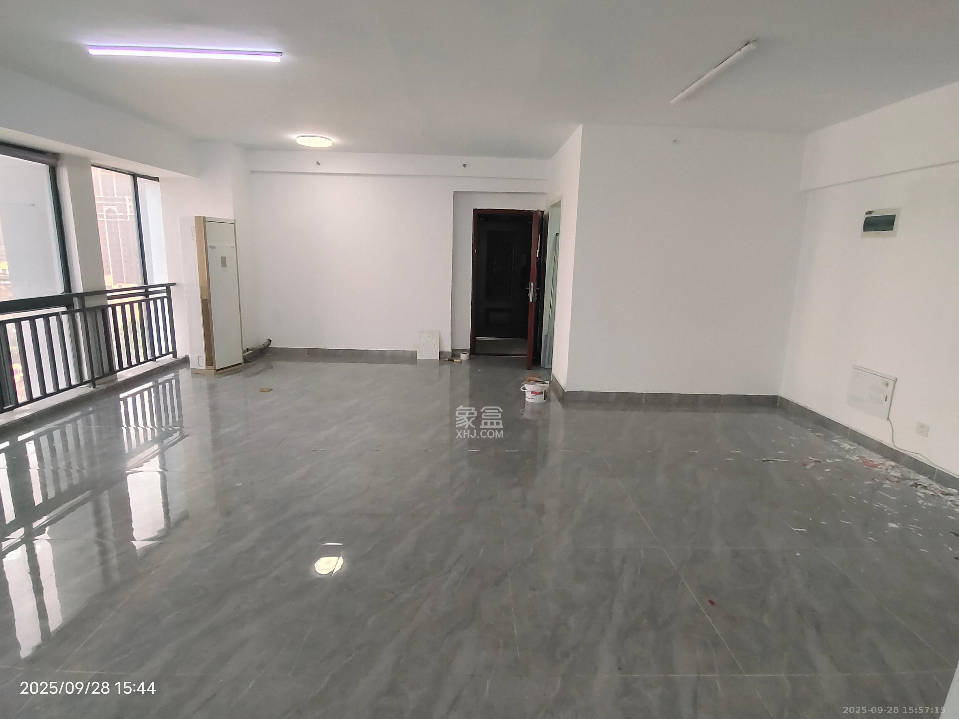 东方芙蓉 2室1厅1卫 2200.0元/月 东方芙蓉 2室1厅1卫 2200.0元/月室内图