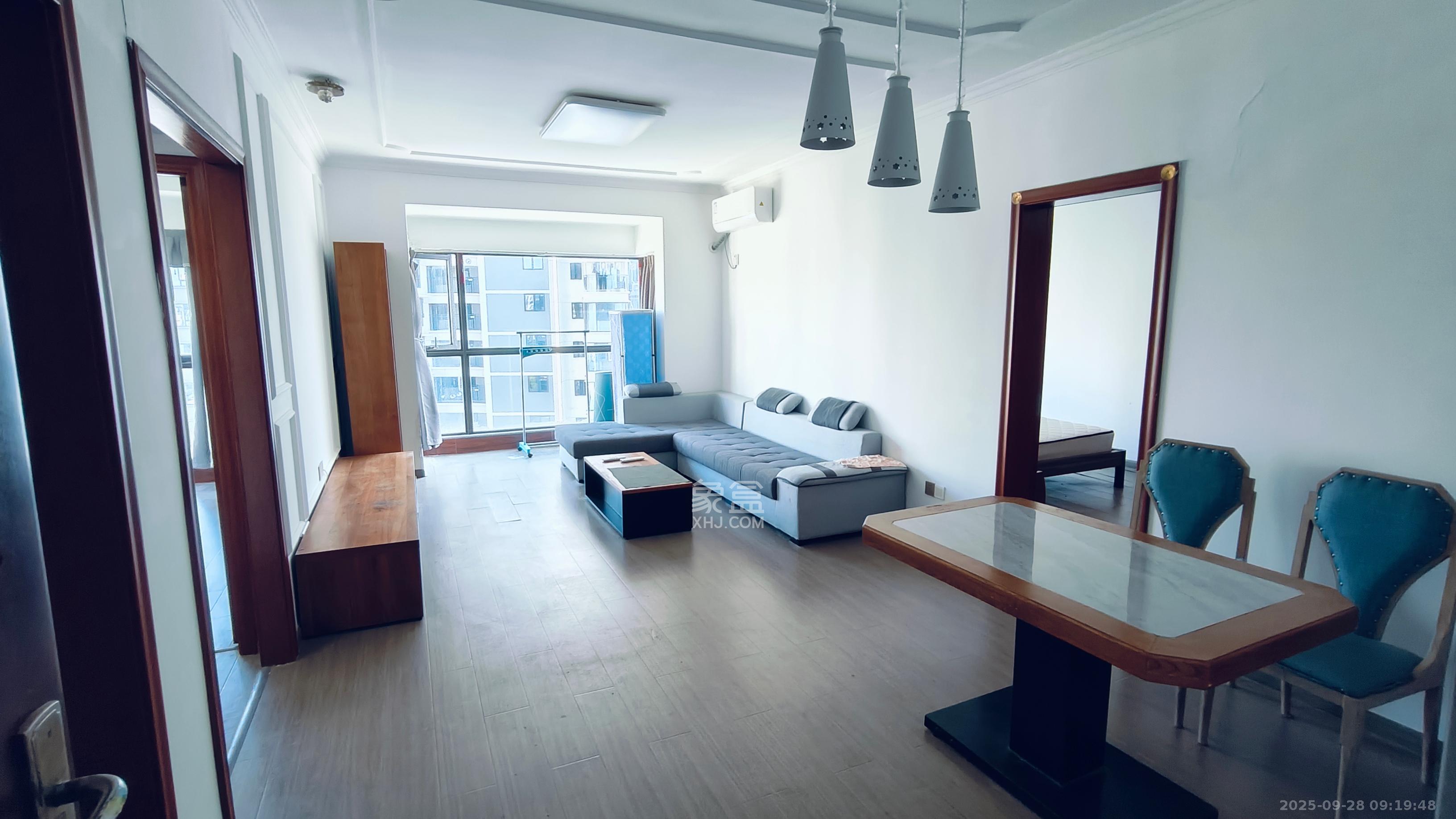 远大麓园  2室2厅2卫    2400.0元/月 远大麓园  2室2厅2卫    2400.0元/月