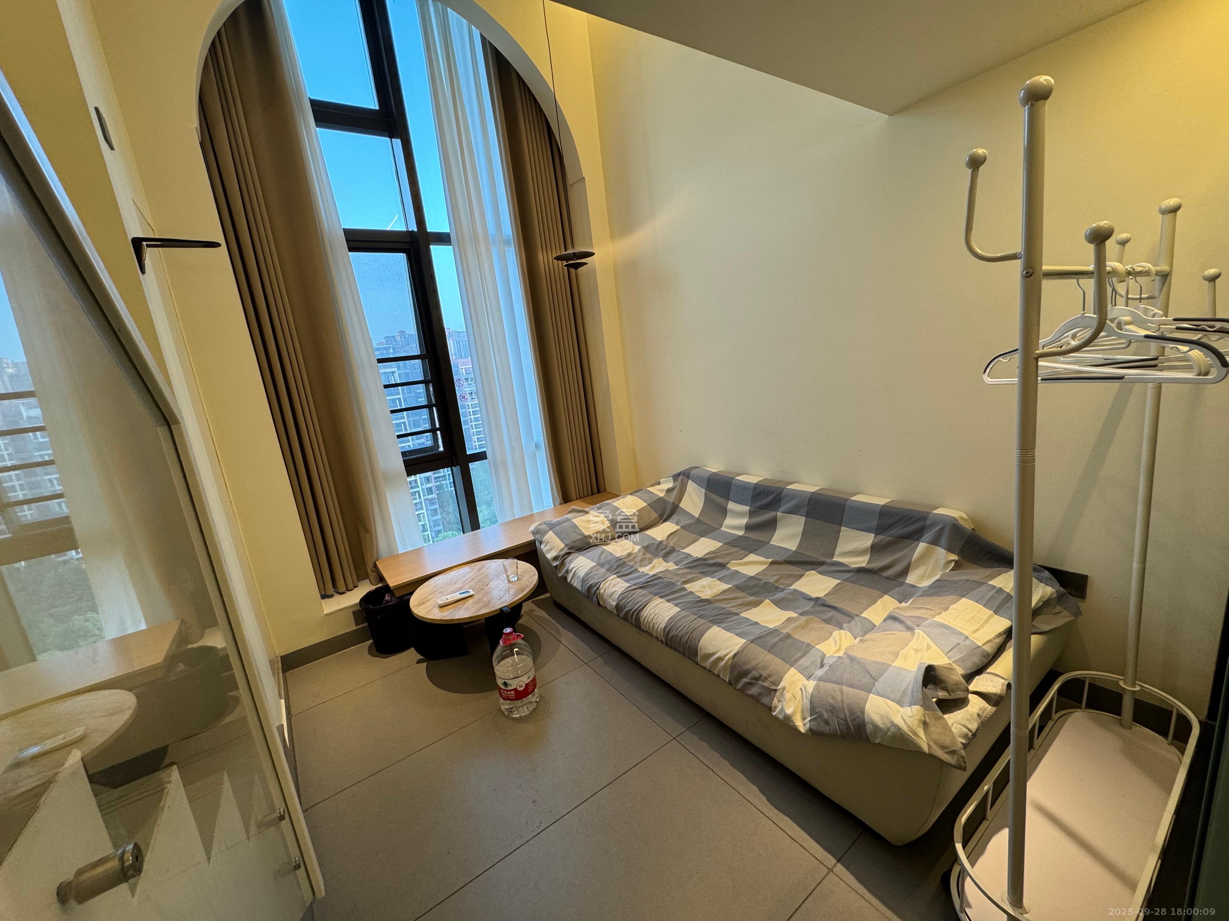 珠江花城好世界  1室1厅1卫    2200.0元/月 珠江花城好世界  1室1厅1卫    2200.0元/月室内图