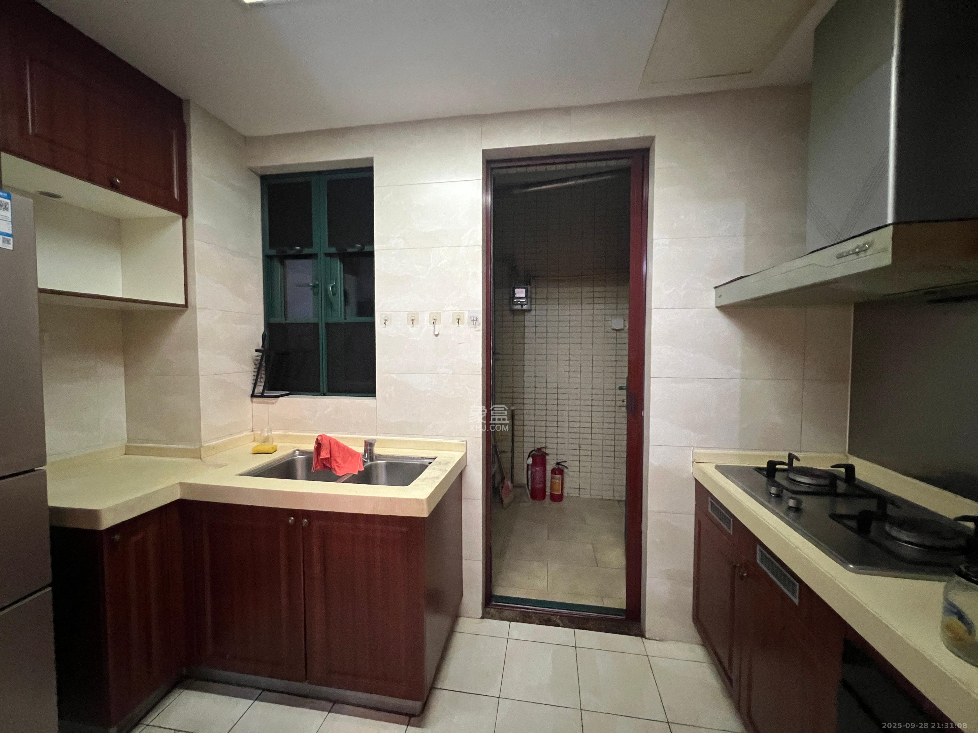 恒大雅苑 3室2厅2卫 2300.0元/月 恒大雅苑 3室2厅2卫 2300.0元/月室内图