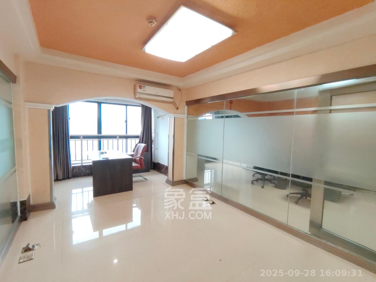 嘉玺大厦（高桥国际公寓）   280.0㎡      10000.0元/月室内图
