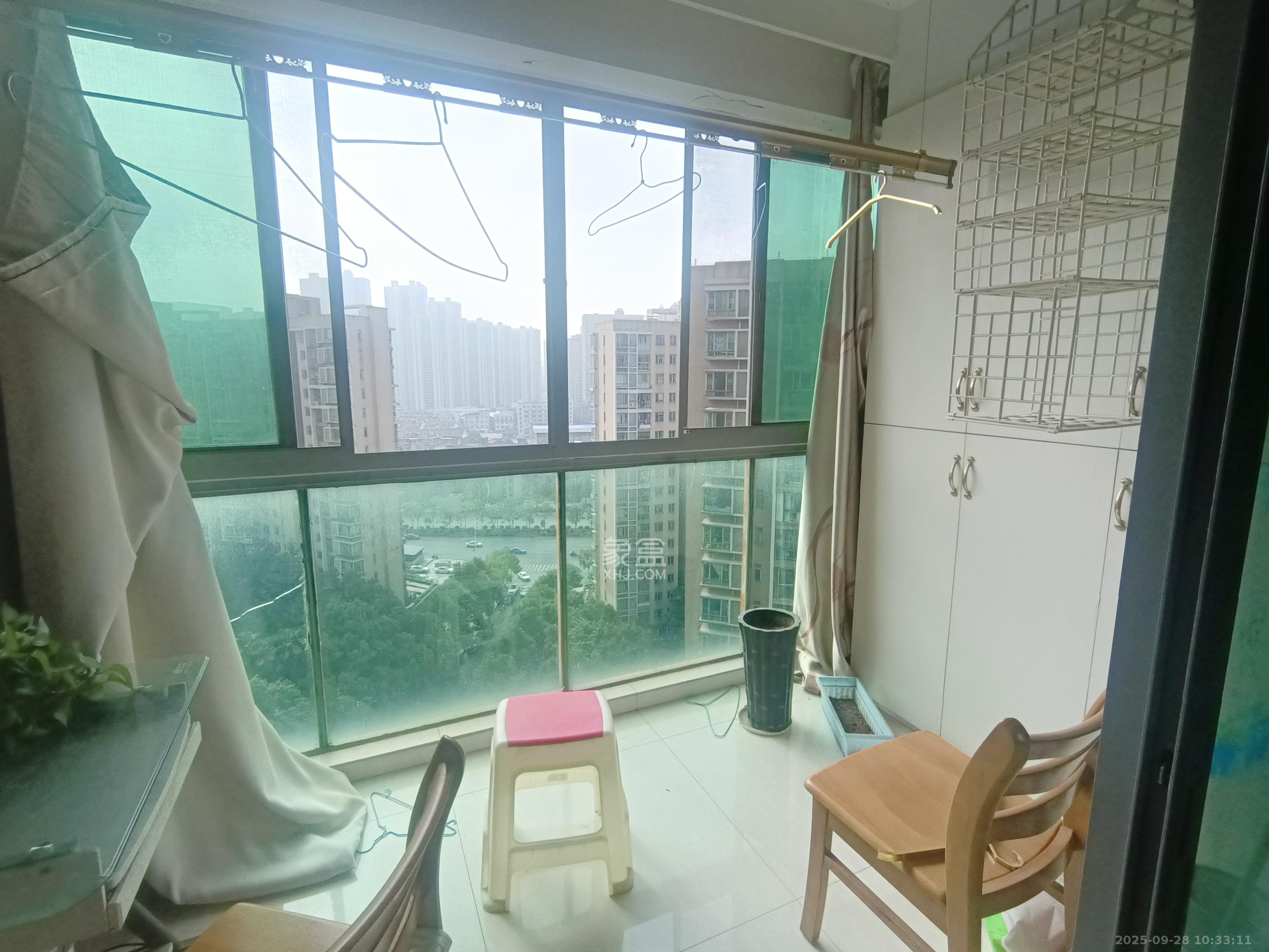 新城新世界一二三期  2室1厅1卫    2200.0元/月室内图