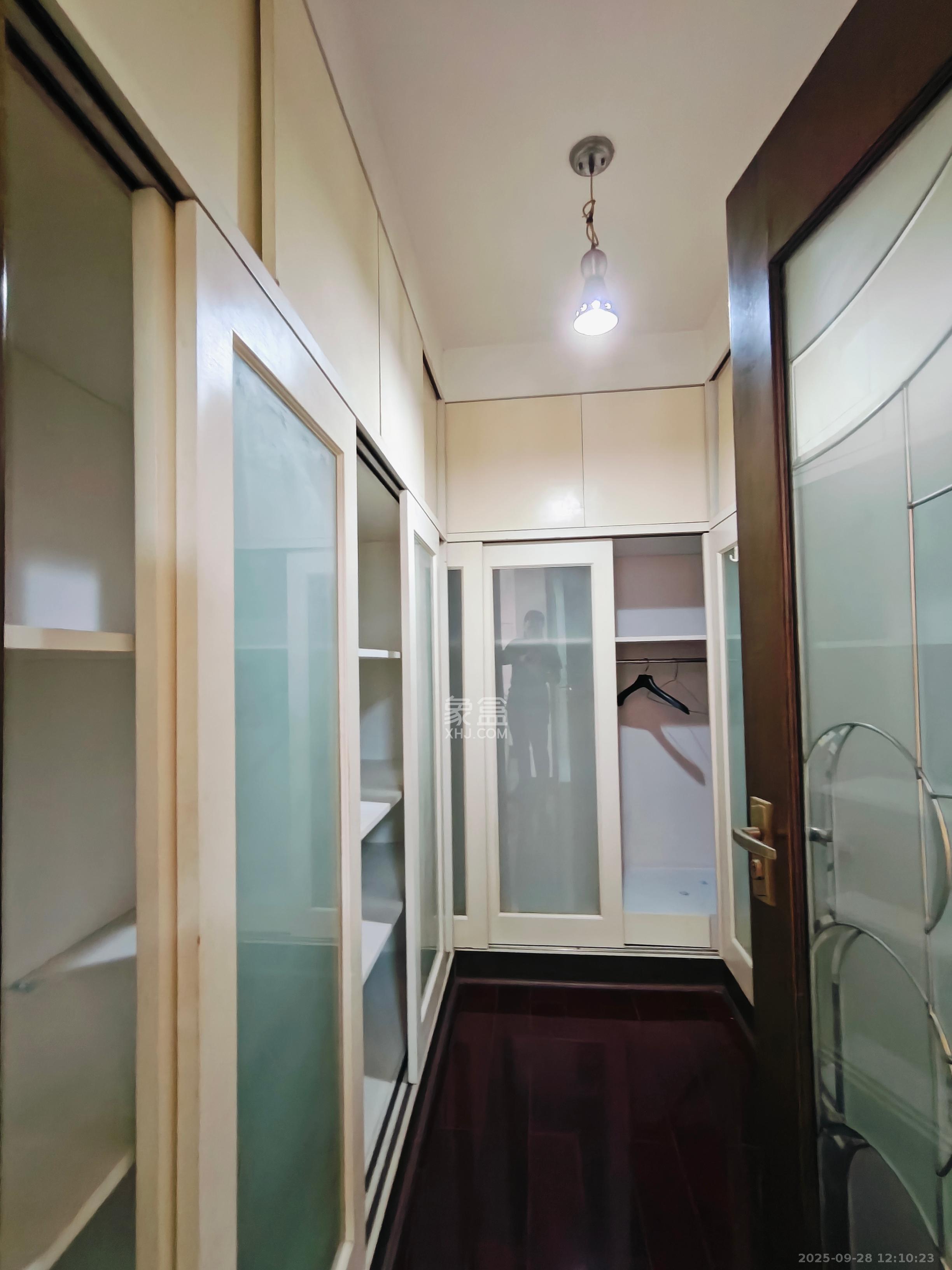 朝阳欣园  3室2厅2卫    3400.0元/月 朝阳欣园  3室2厅2卫    3400.0元/月室内图