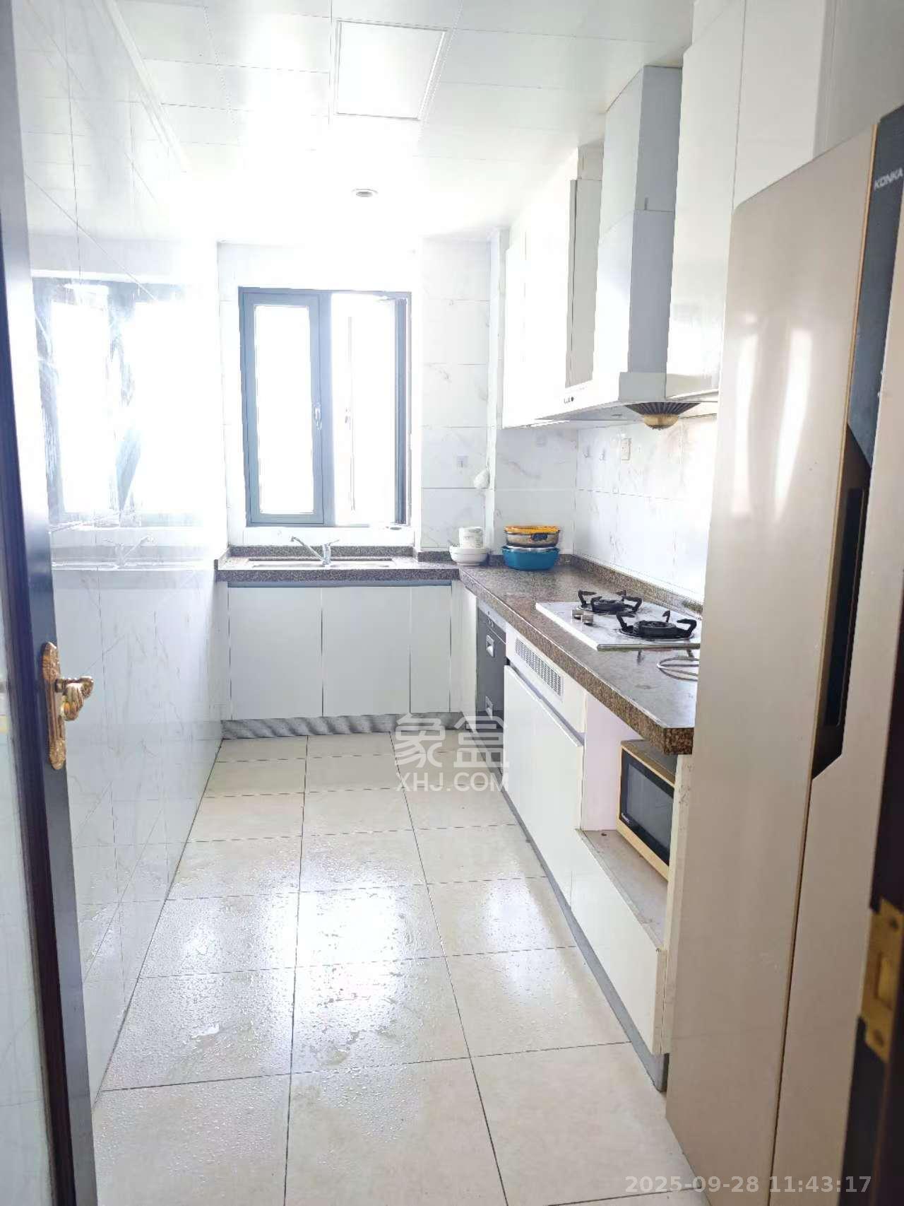 恒大御景天下城一期  4室2厅2卫    2300.0元/月室内图