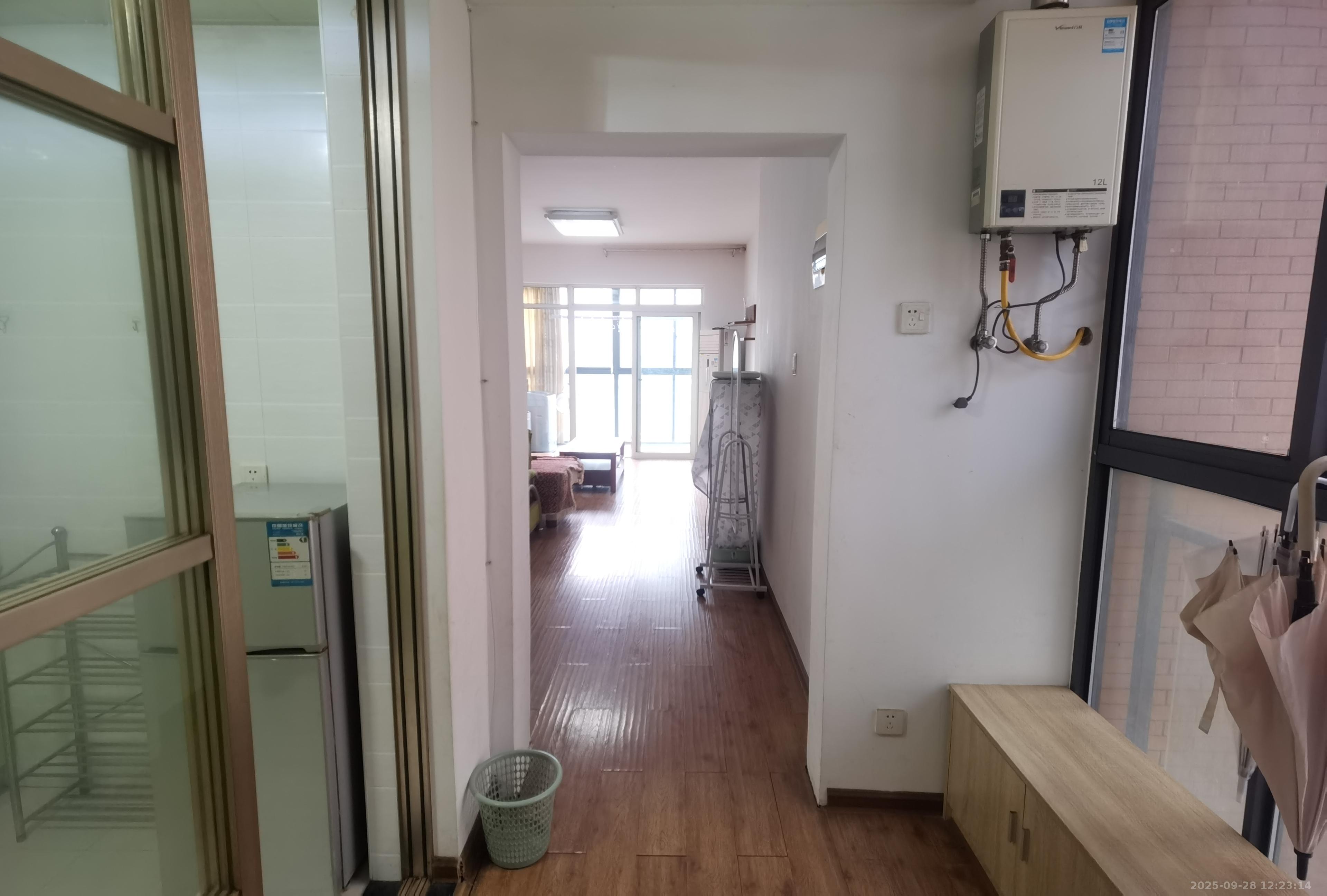 湘府十城（汇财御景湾新寓,汇财国际）  2室1厅1卫   2000.00元/月