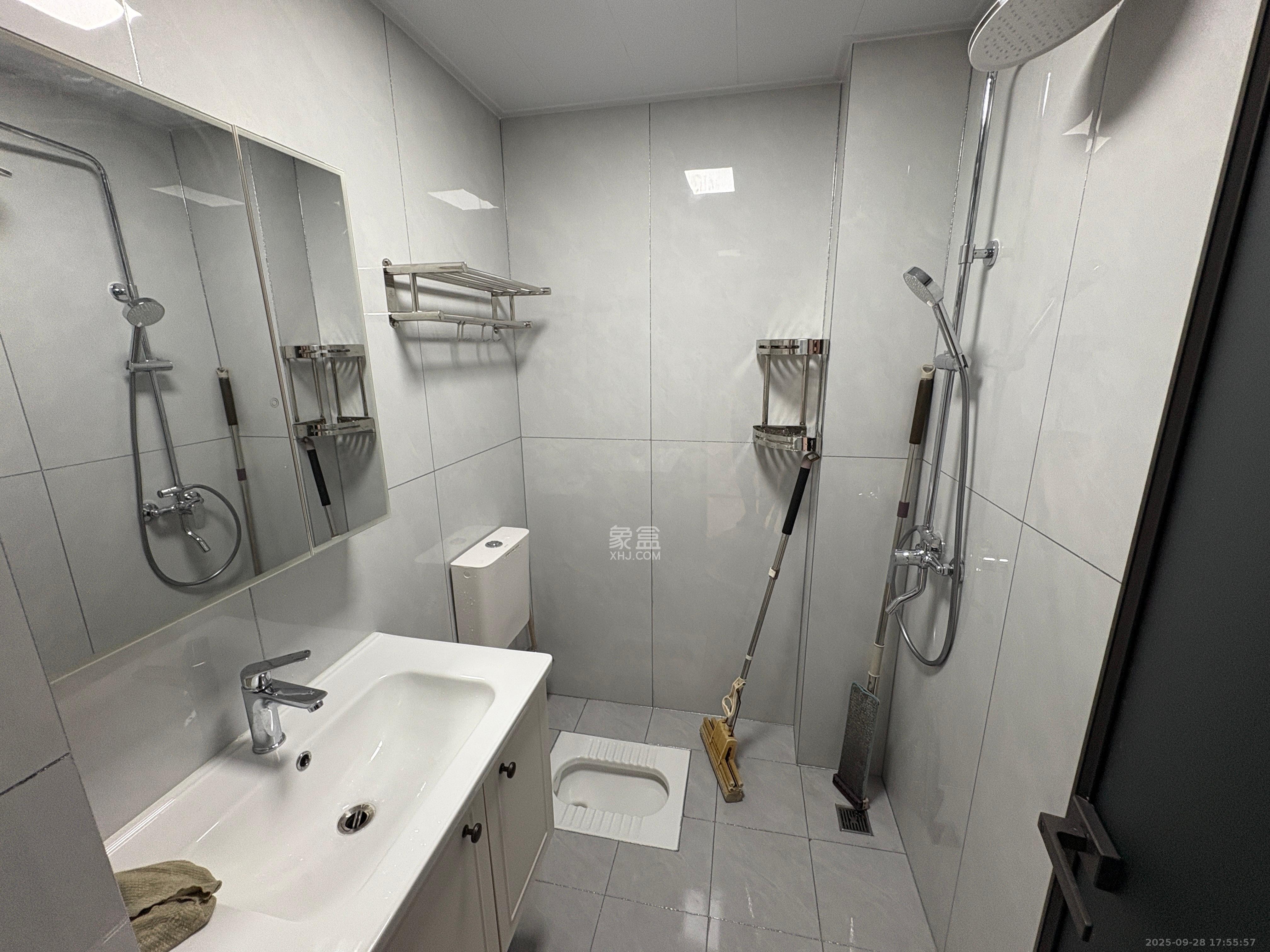 嘉雨兴园  1室1厅1卫    1750.0元/月室内图