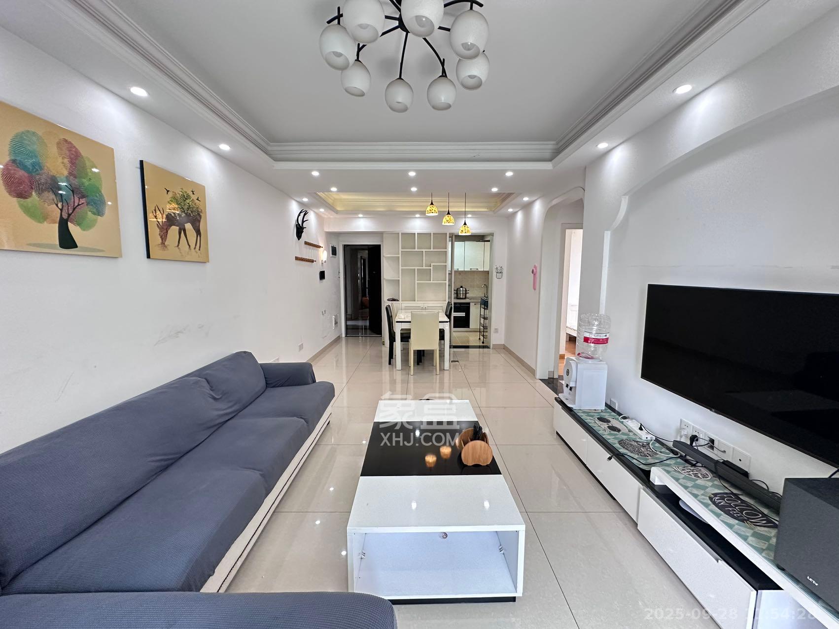 华润橡树湾  2室2厅1卫    2000.0元/月 华润橡树湾  2室2厅1卫    2000.0元/月室内图