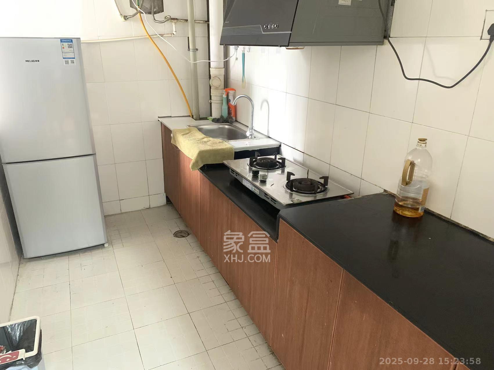 龙王港社区  2室2厅1卫   2600.00元/月室内图