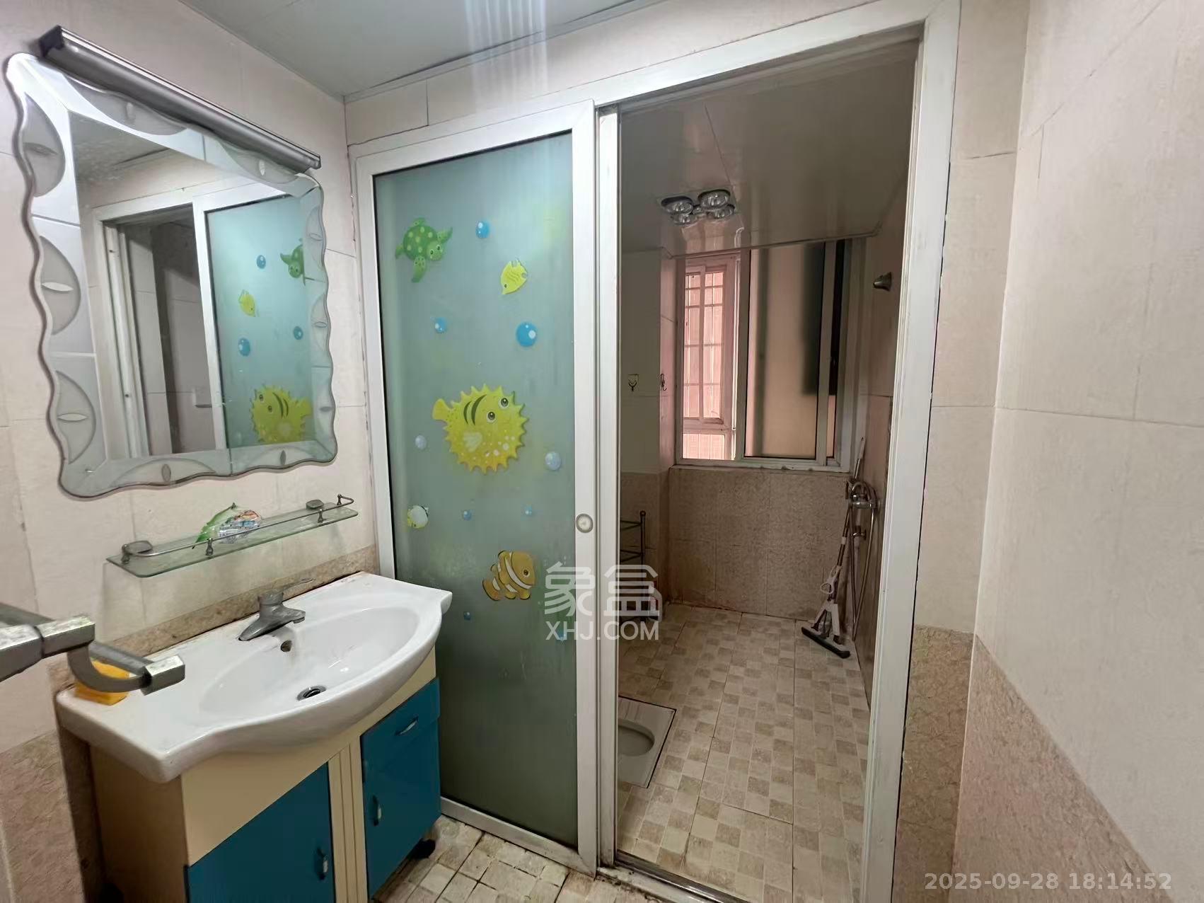 星沙教师公寓  3室2厅2卫    2000.0元/月室内图