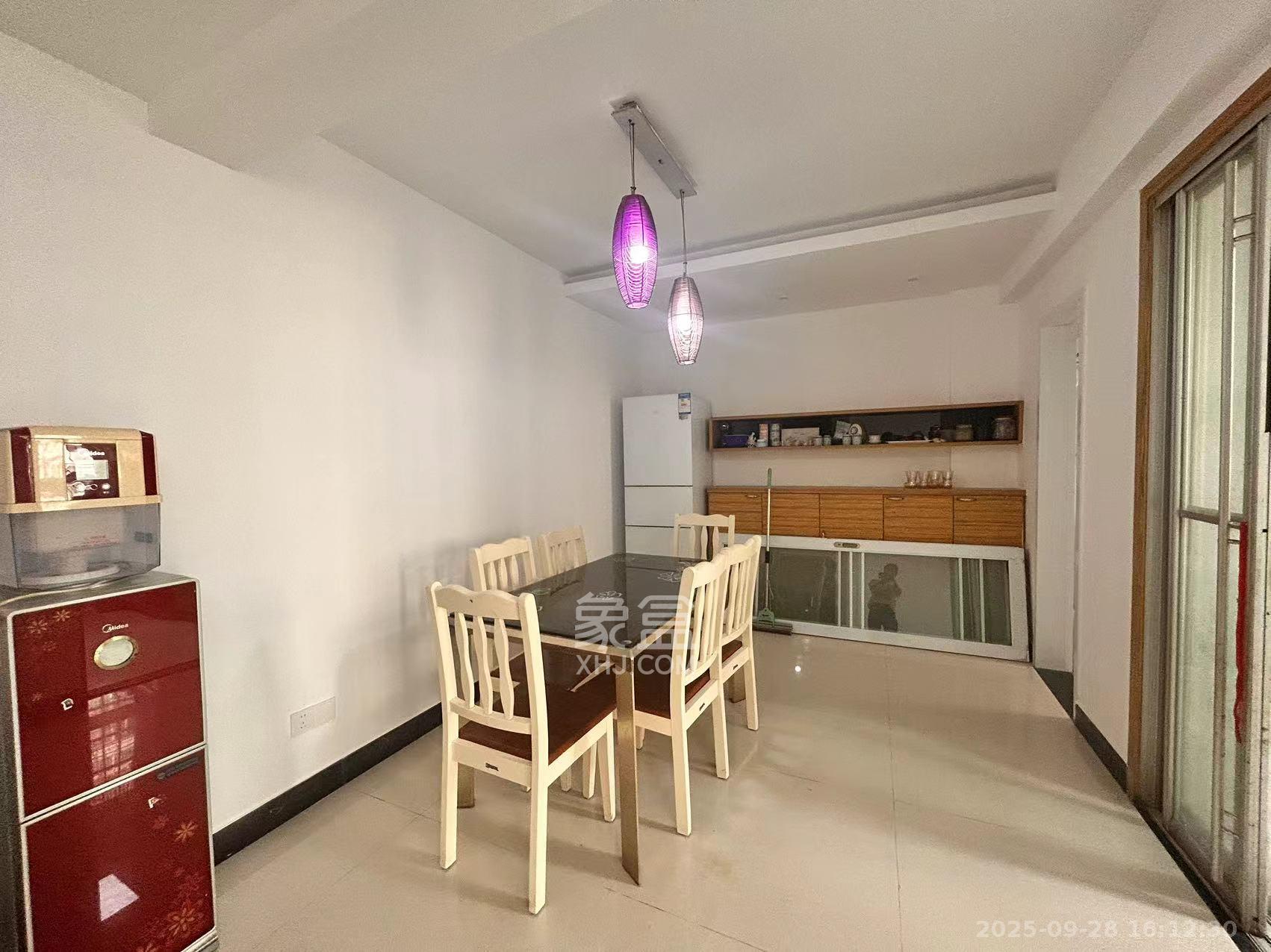 天翔新新家园 3室1厅2卫 2200.0元/月 天翔新新家园 3室1厅2卫 2200.0元/月室内图