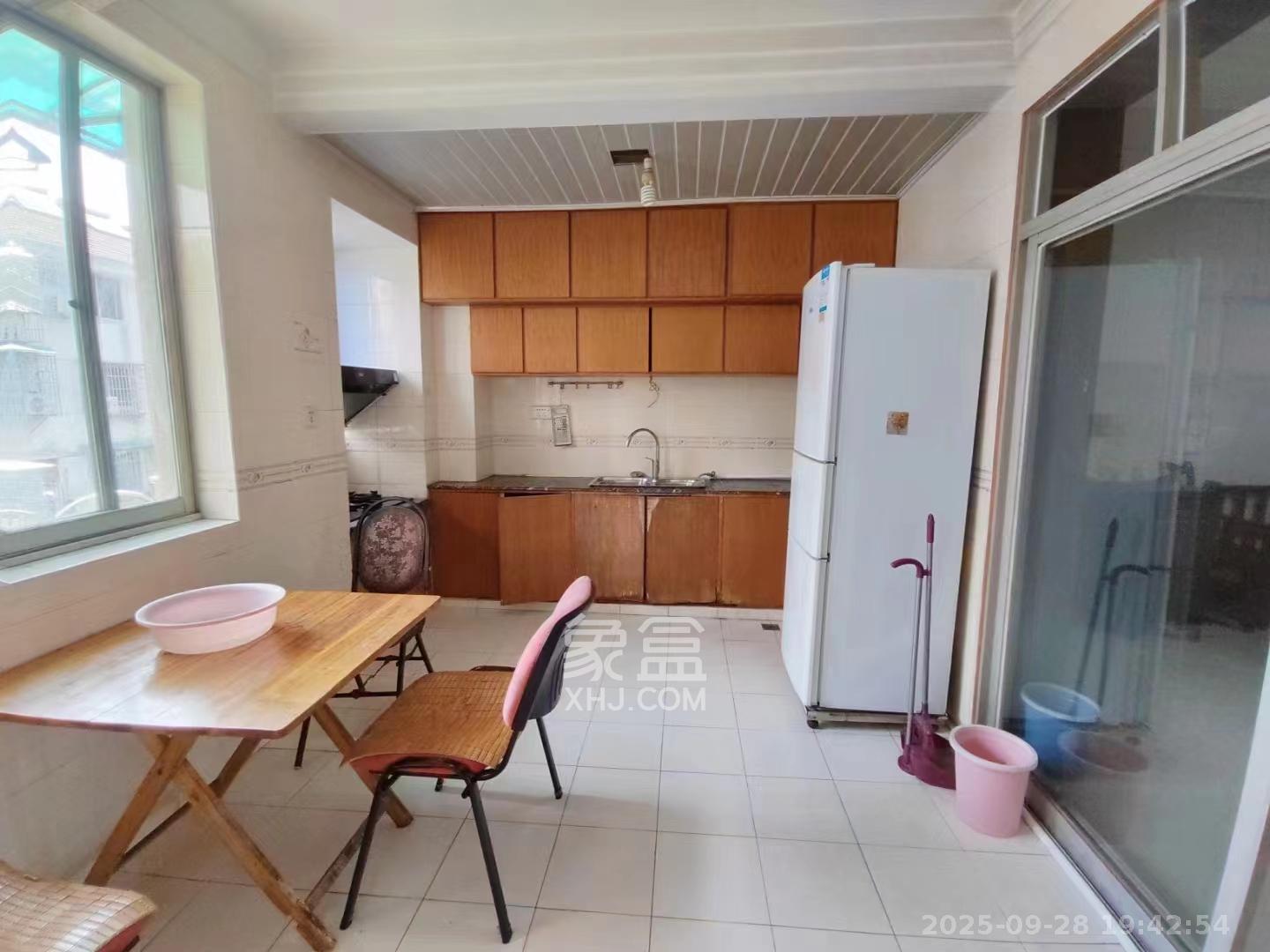 动力北苑 1室1厅1卫 1400.0元/月 动力北苑 1室1厅1卫 1400.0元/月室内图