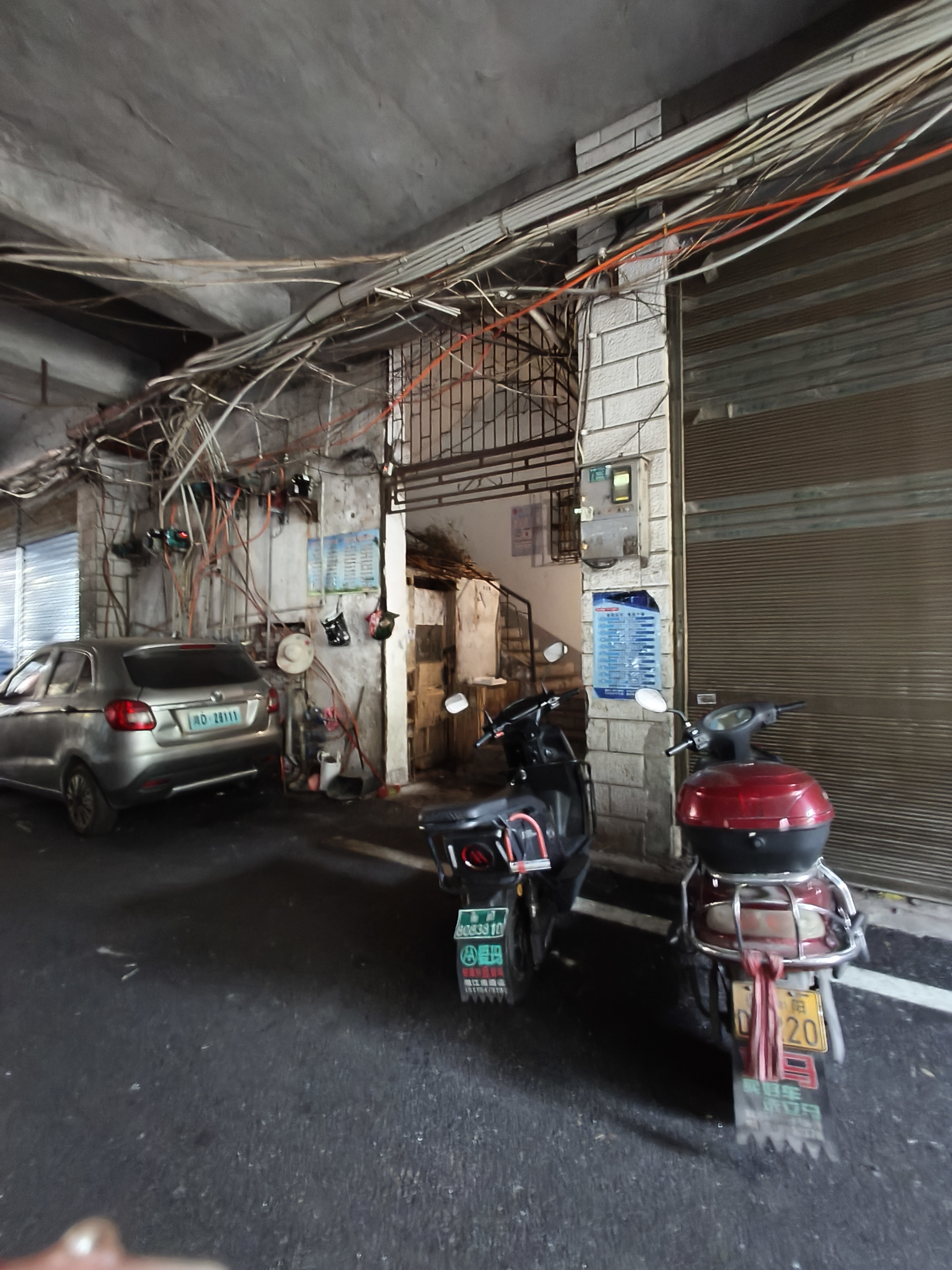 新华花园  3室2厅2卫   1800.00元/月室内图