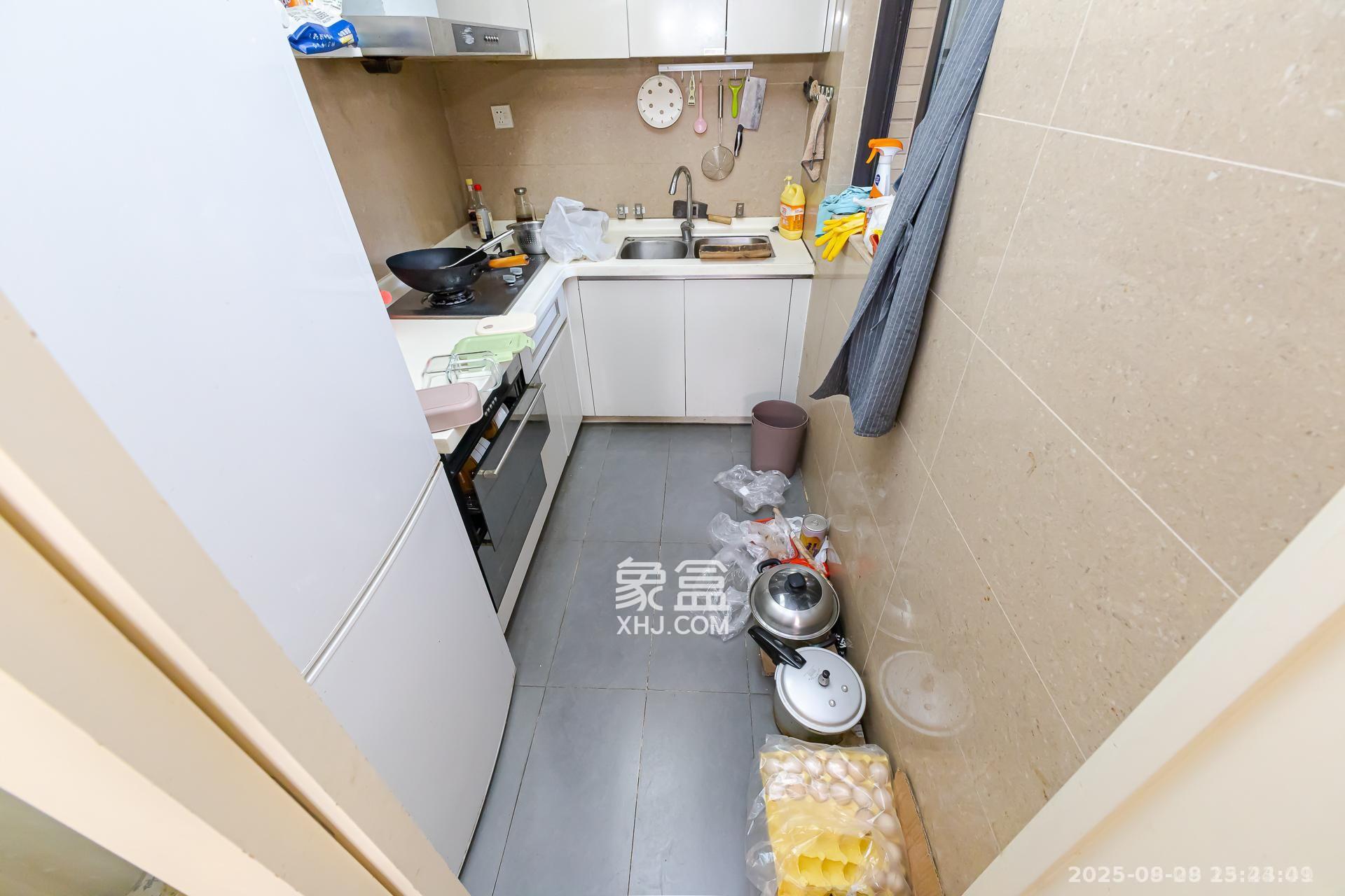 时代倾城一期  2室2厅1卫   1900.00元/月室内图