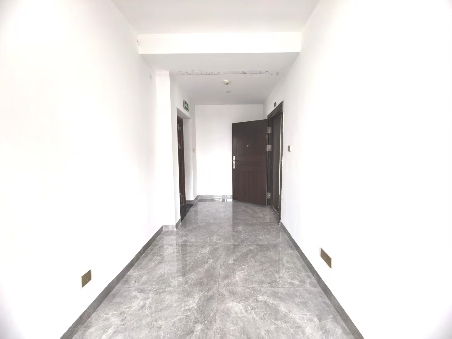 天街华府（海南新天地）  2室2厅1卫    3500.0元/月室内图