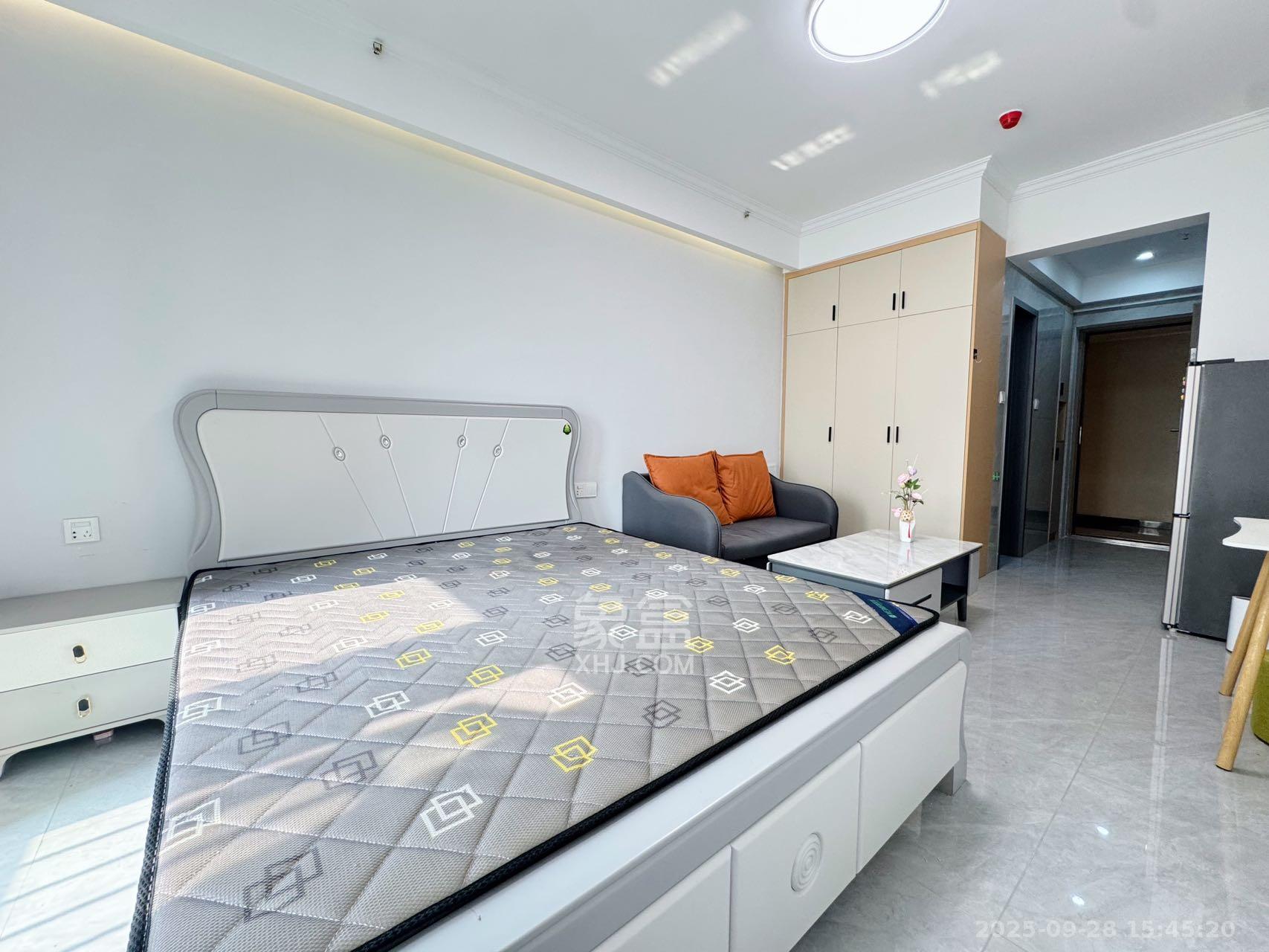 金地铂悦 1室1厅1卫 1300.0元/月 金地铂悦 1室1厅1卫 1300.0元/月室内图