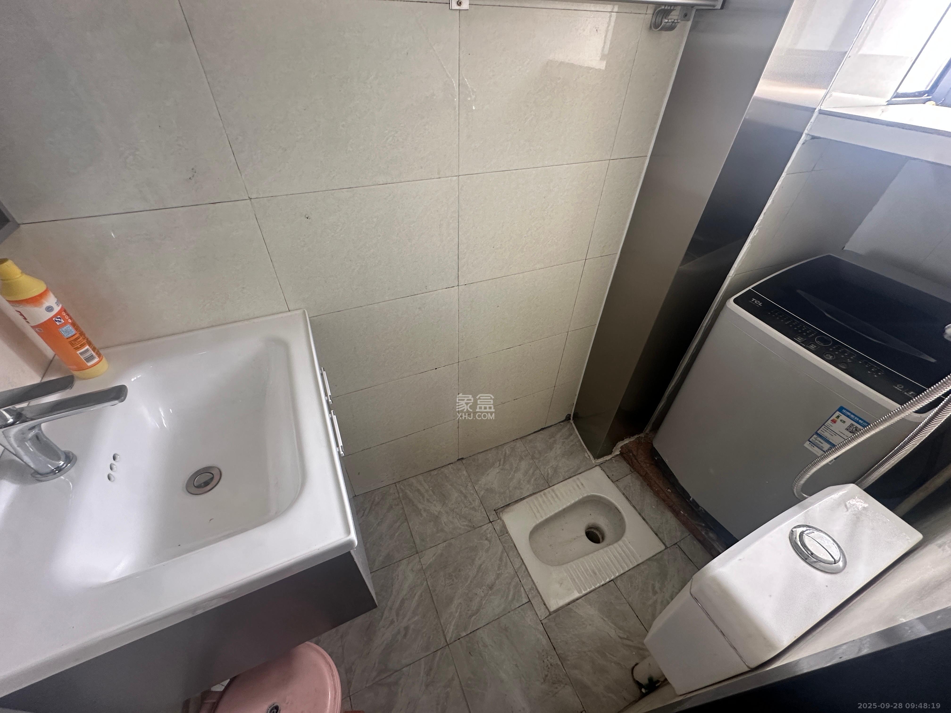 湖南第六工程有限公司机关小区(六公司机关大院) 3室1厅1卫 2200.0元/月 湖南第六工程有限公司机关小区(六公司机关大院) 3室1厅1卫 2200.0元/月室内图