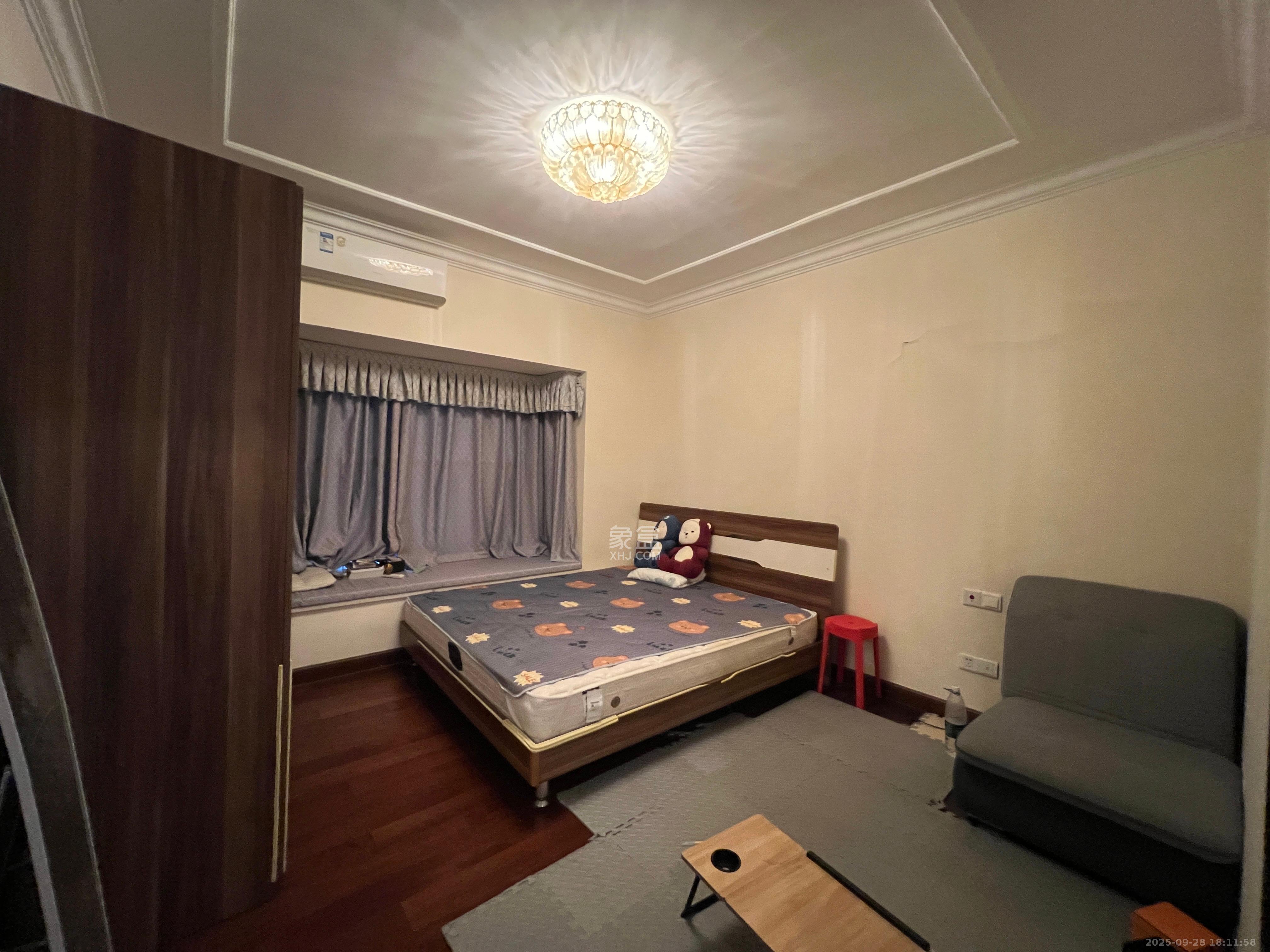 恒大雅苑 3室2厅2卫 2300.0元/月 恒大雅苑 3室2厅2卫 2300.0元/月室内图