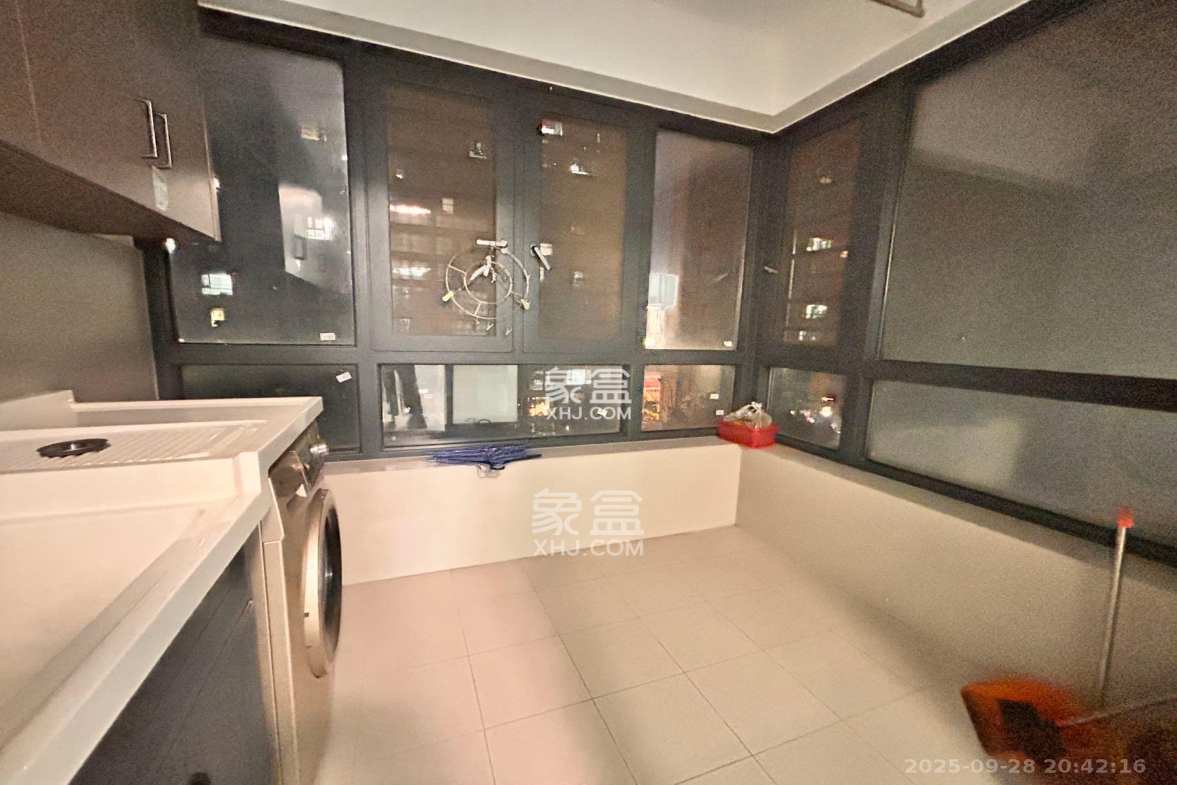 五矿万境蓝山  3室2厅2卫    2300.0元/月 五矿万境蓝山  3室2厅2卫    2300.0元/月室内图