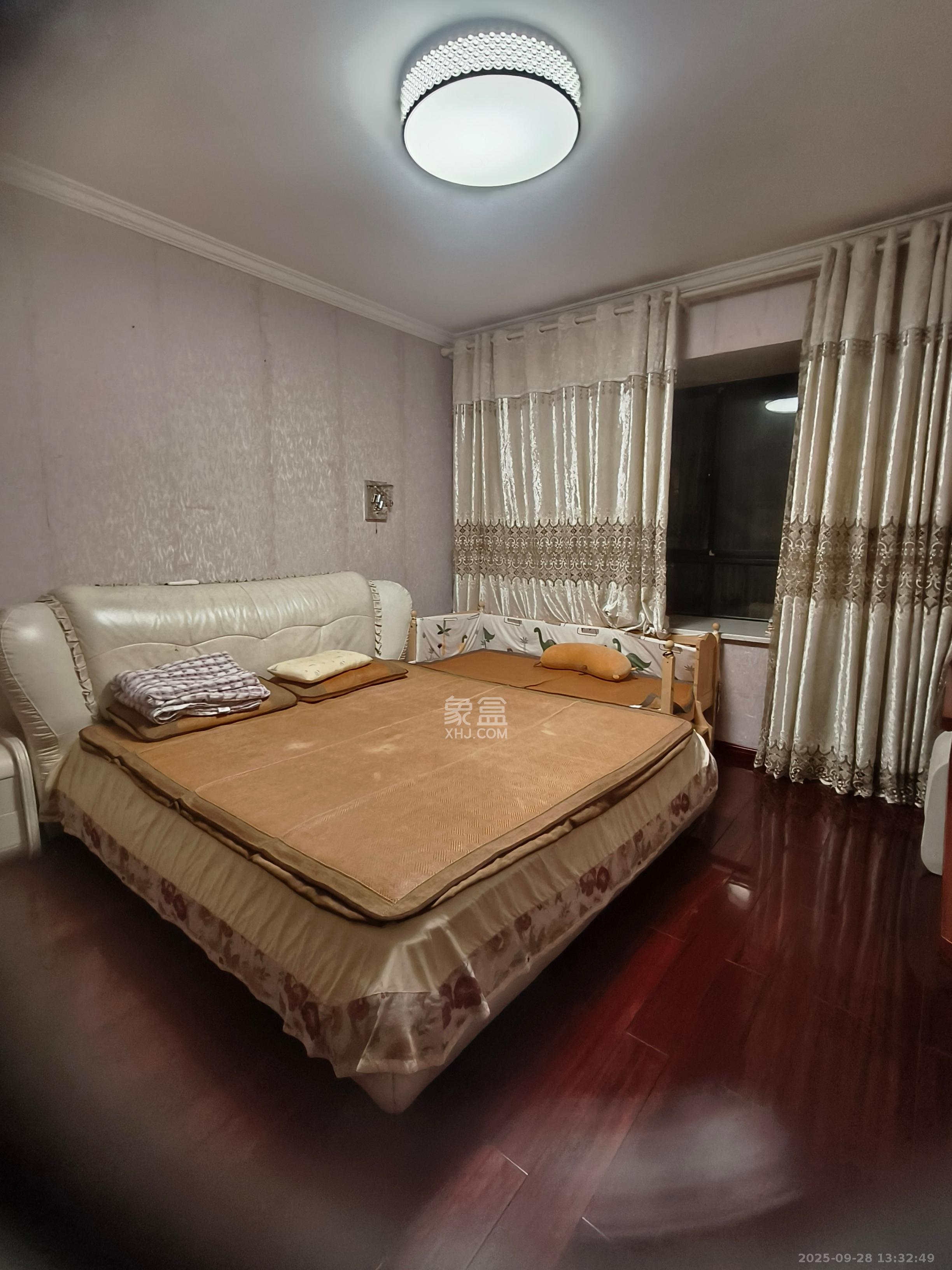 锦湘国际星城三期（锦绣苑）  4室2厅2卫    4500.0元/月室内图