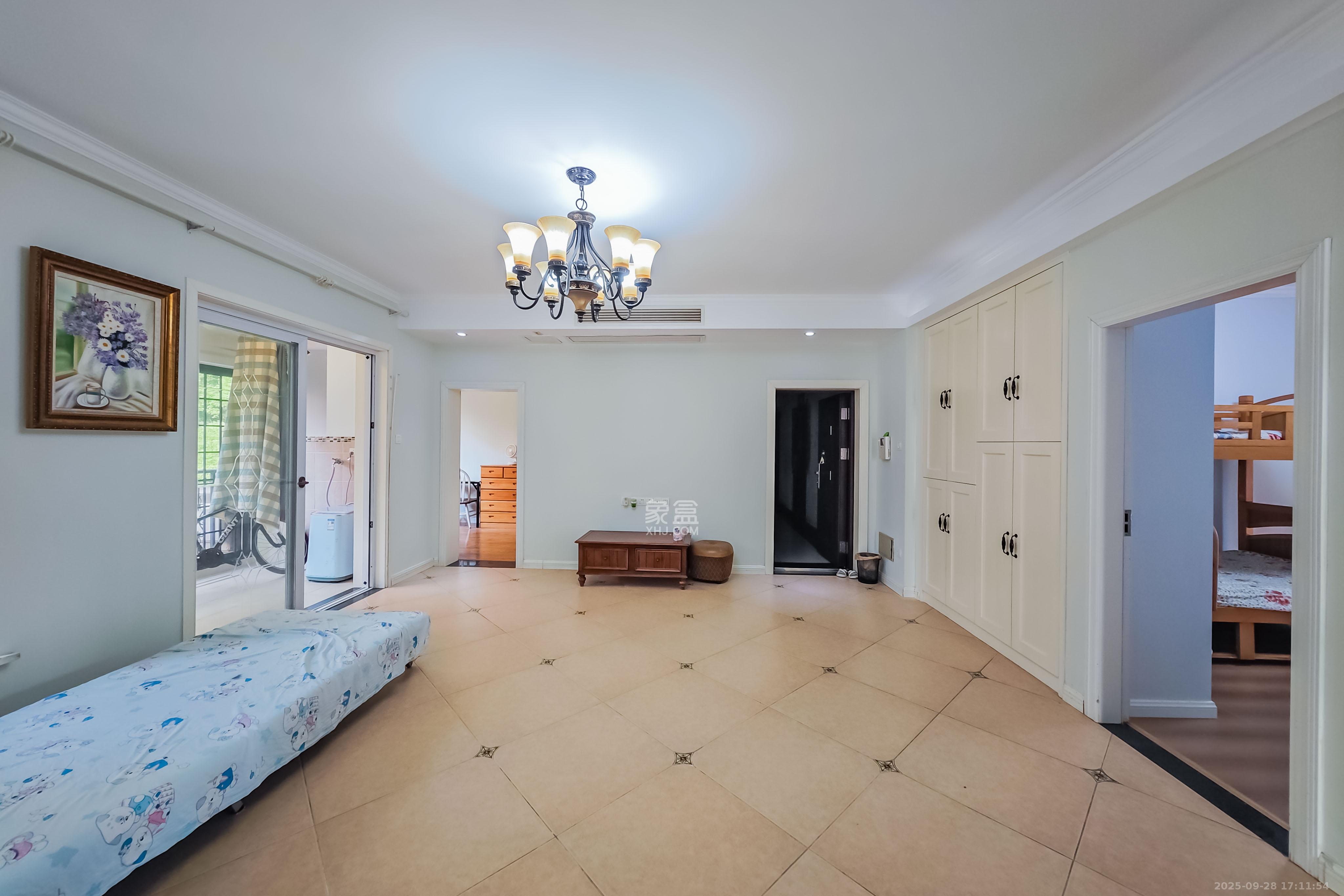 中城丽景香山园  3室2厅2卫    110.0万 中城丽景香山园  3室2厅2卫    110.0万