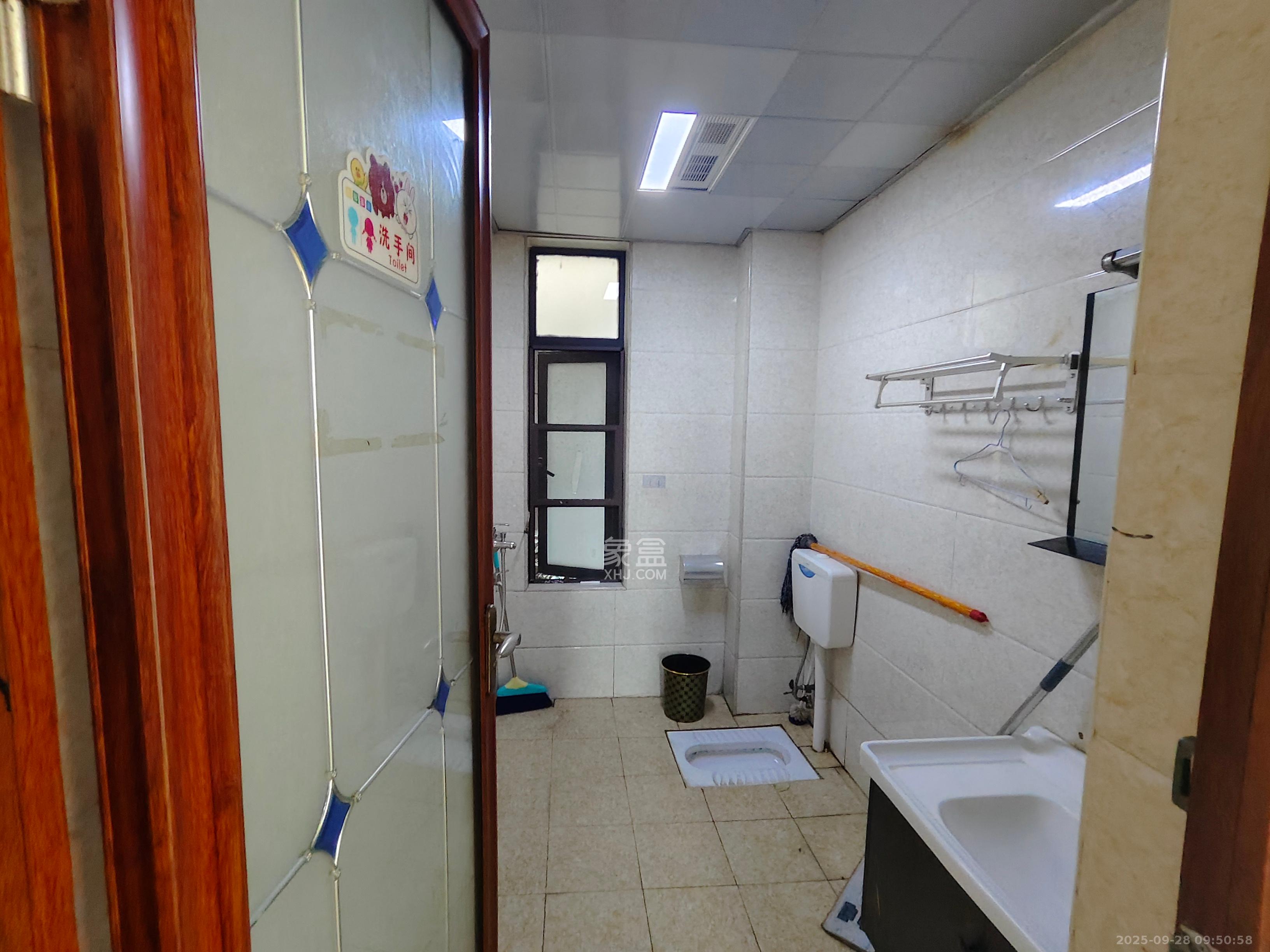 达美D6区  3室1厅1卫    2800.0元/月室内图