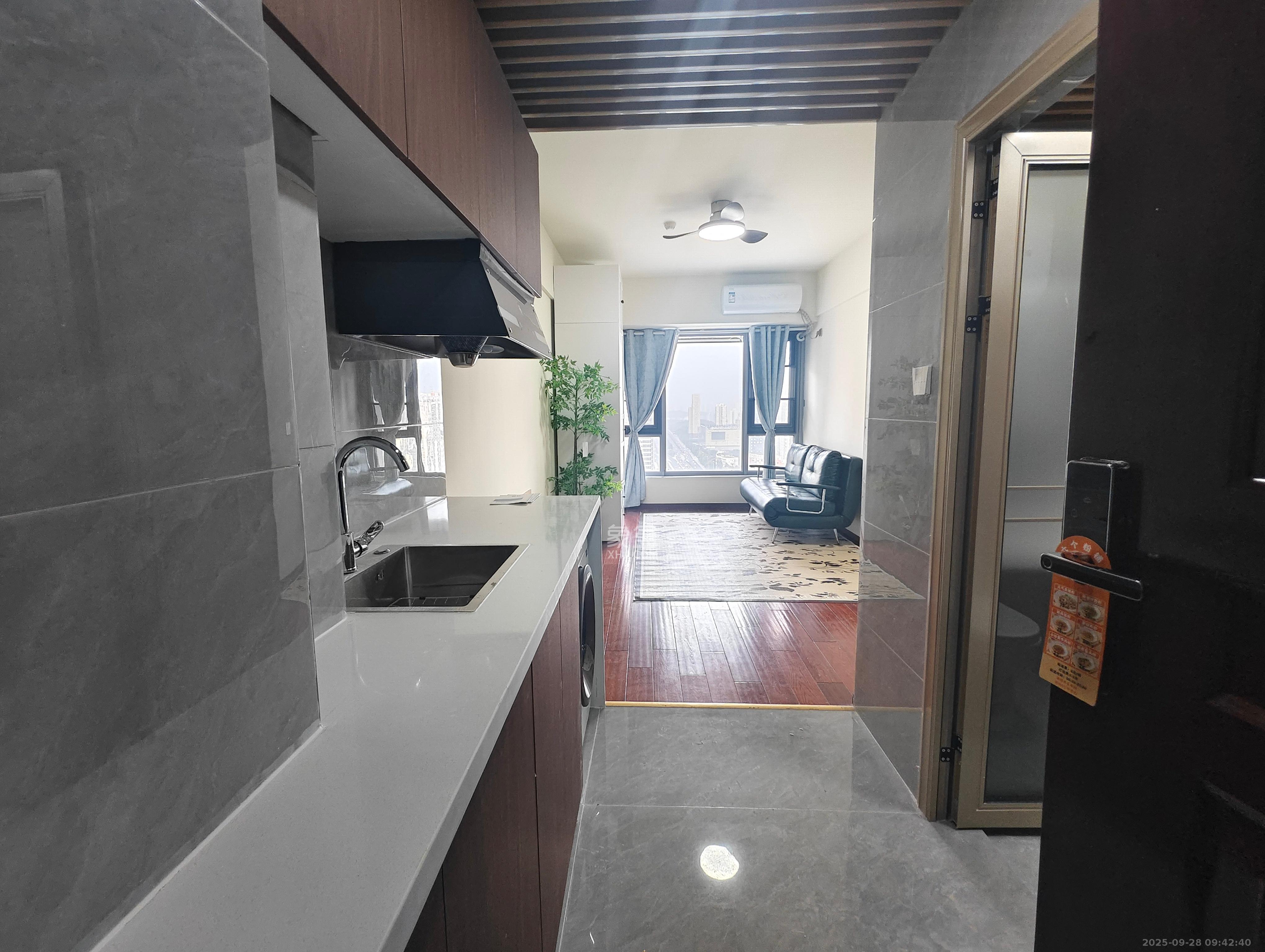 保利天禧EF区  1室1厅1卫    1800.0元/月 保利天禧EF区  1室1厅1卫    1800.0元/月室内图