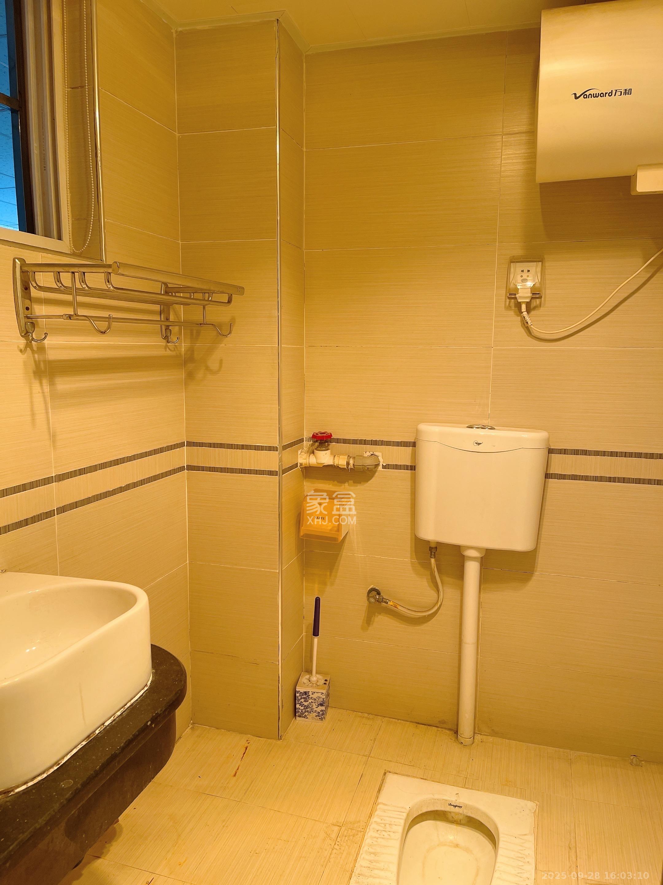 月亮湾草莓街区一、二期  1室0厅0卫    1200.0元/月室内图