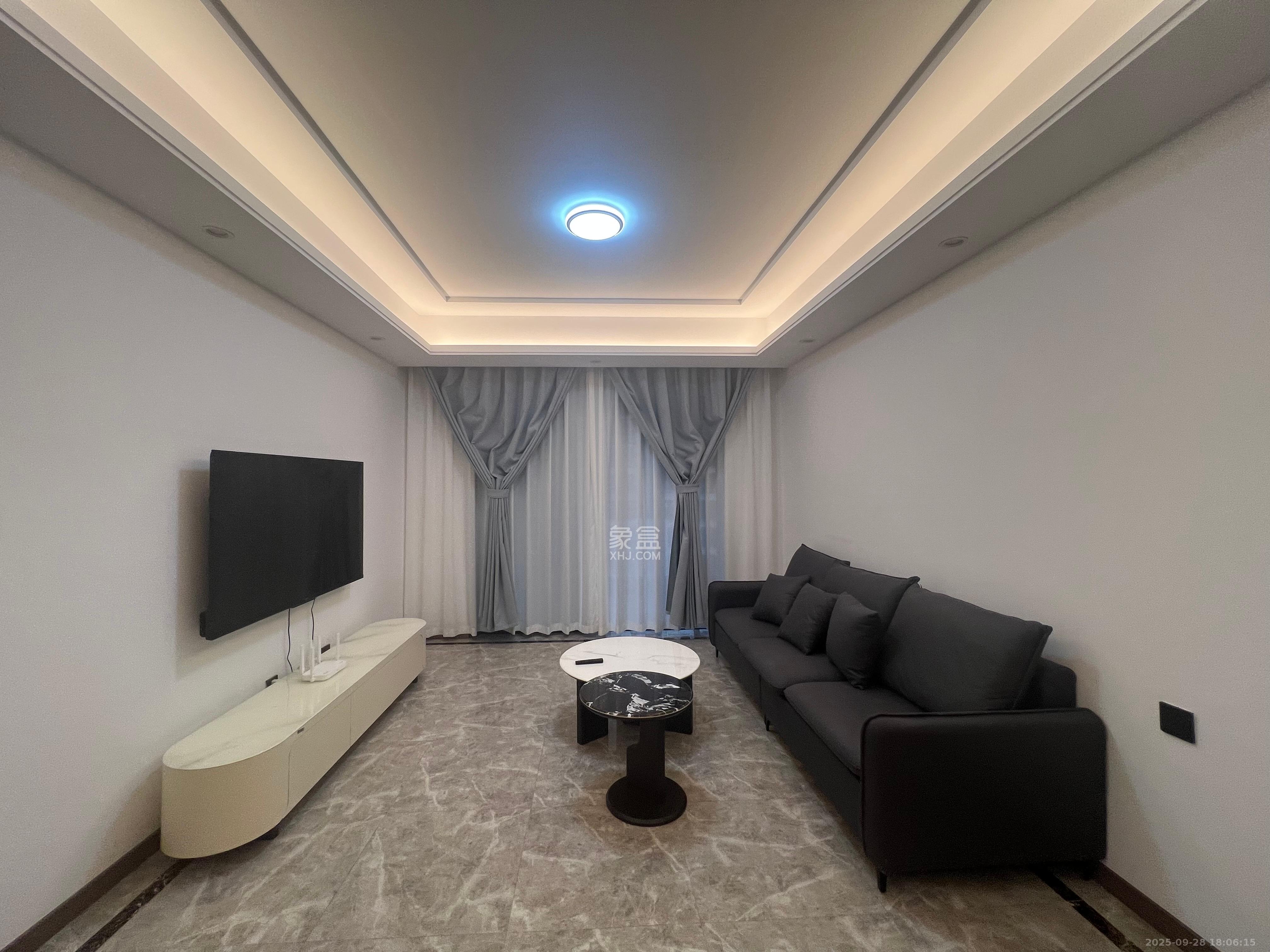 绿地V岛 3室2厅2卫 3500.0元/月 绿地V岛 3室2厅2卫 3500.0元/月室内图