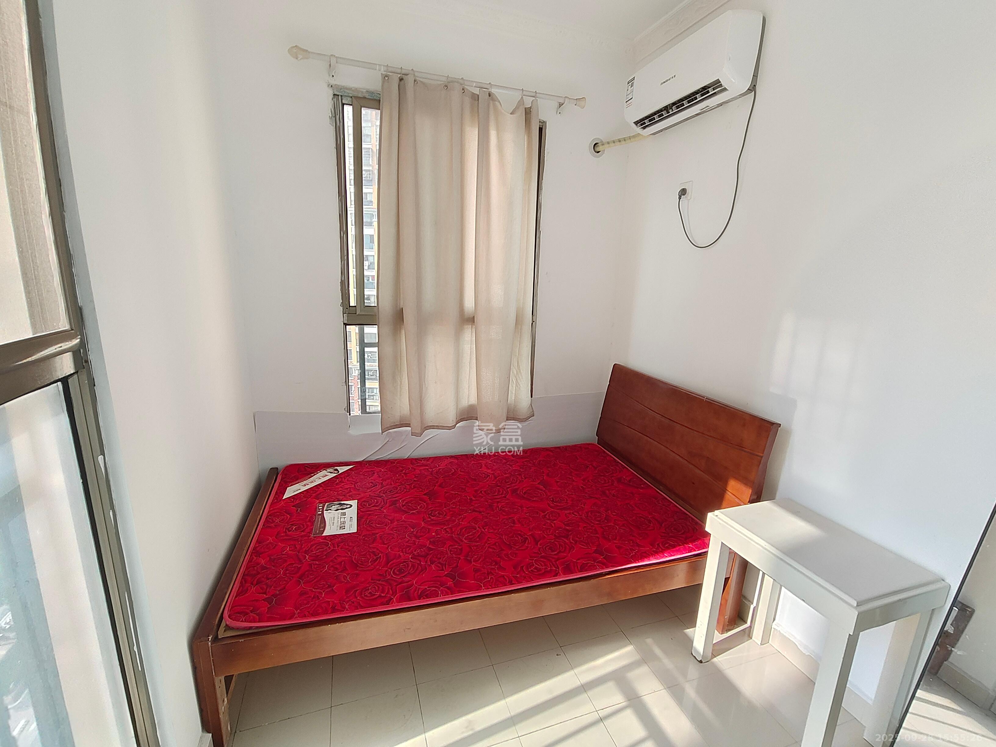 米兰春天  3室2厅1卫    1800.0元/月室内图