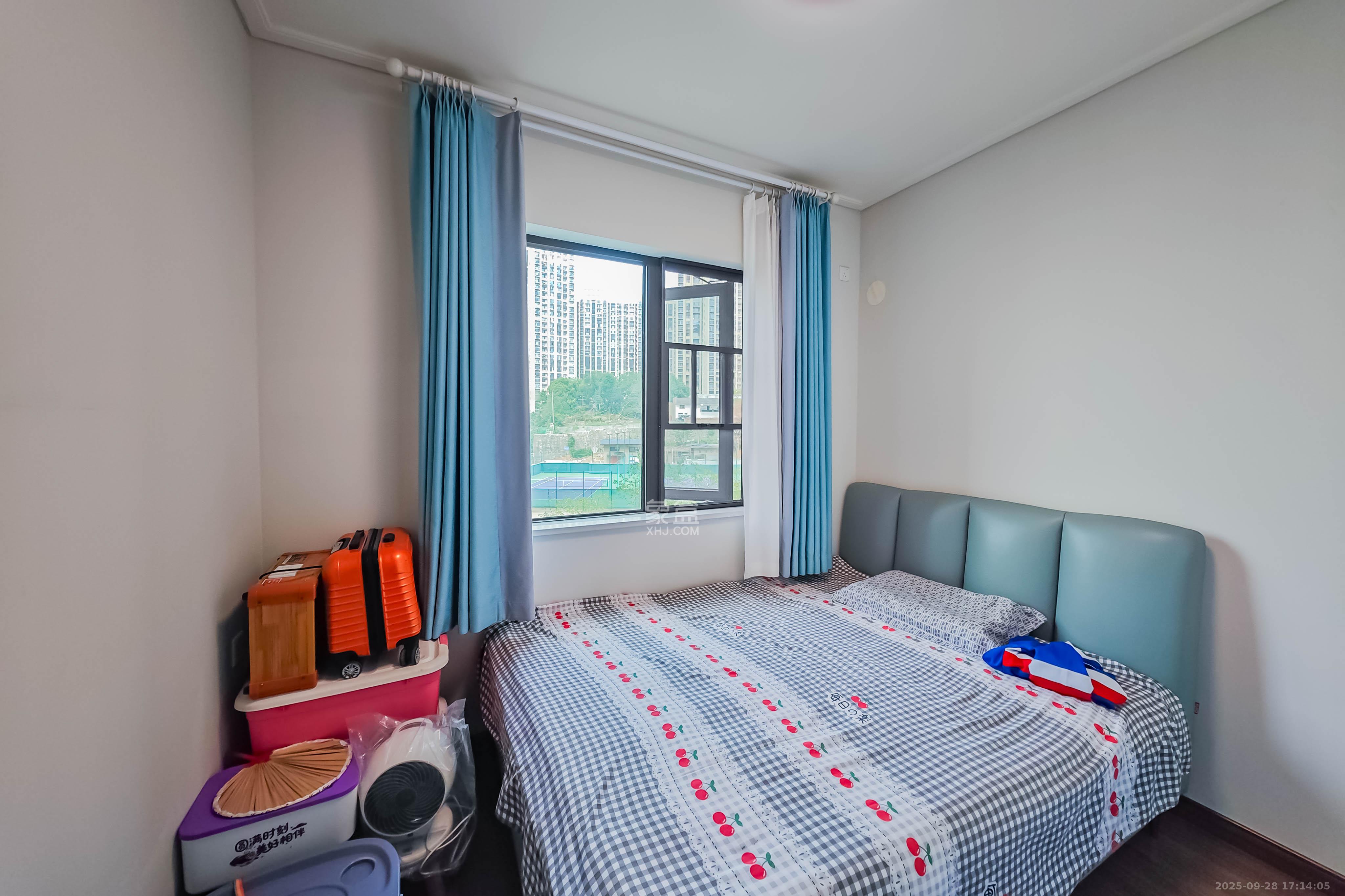 保利茉莉公馆  4室2厅2卫    182.0万卧室