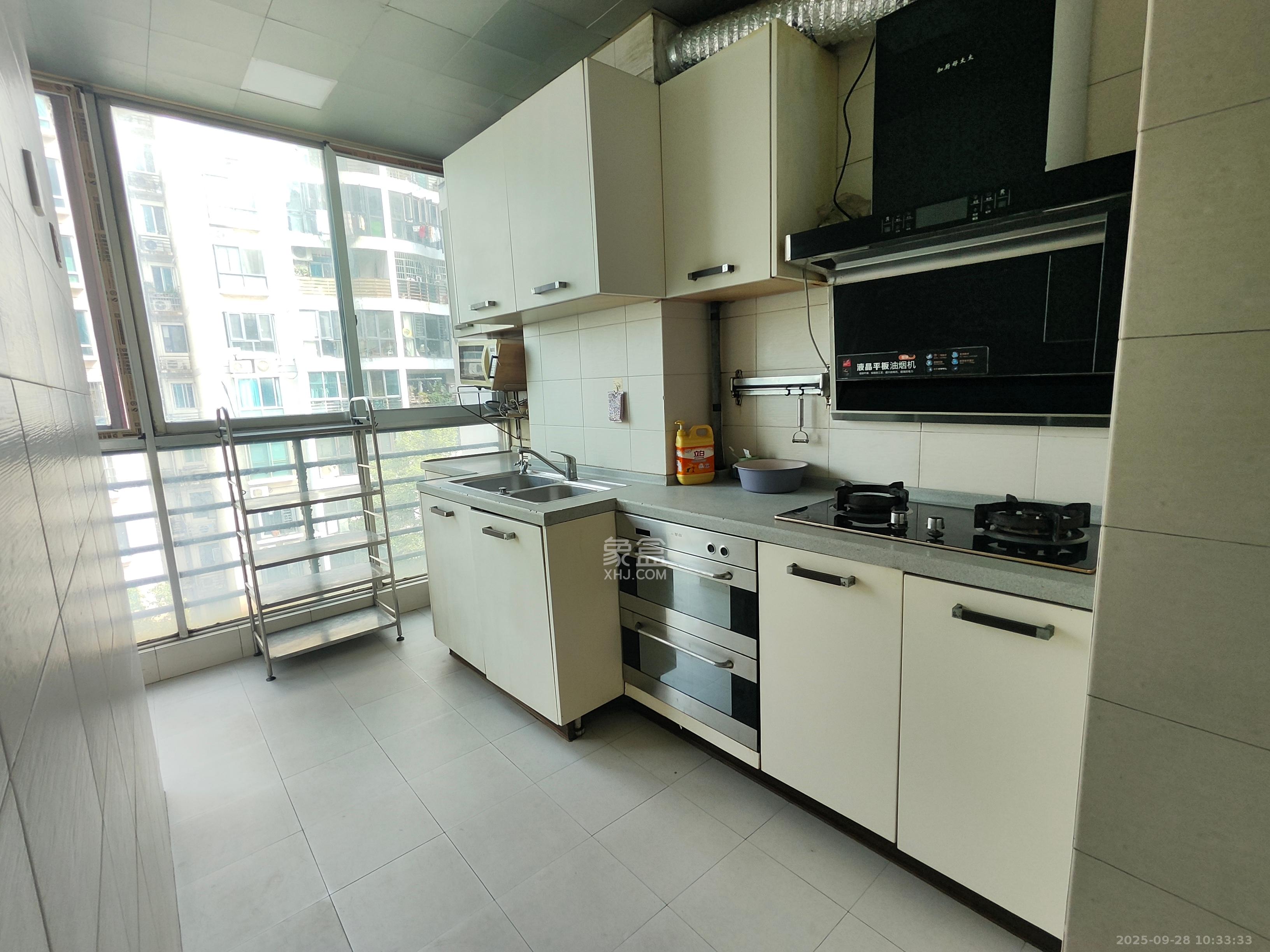 颐美园 4室1厅2卫 2900.0元/月 颐美园 4室1厅2卫 2900.0元/月室内图