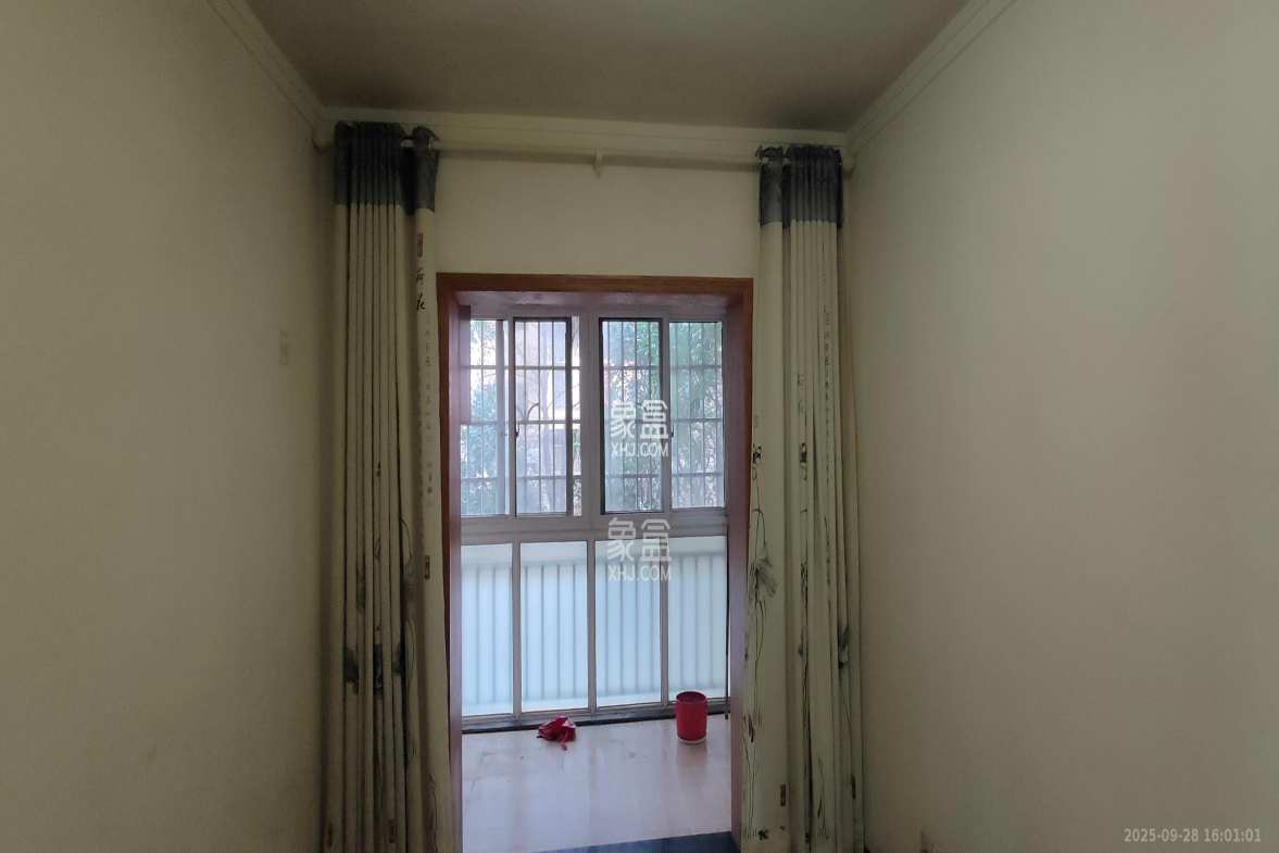 新诚小区 2室2厅2卫 1800.00元/月 新诚小区 2室2厅2卫 1800.00元/月室内图