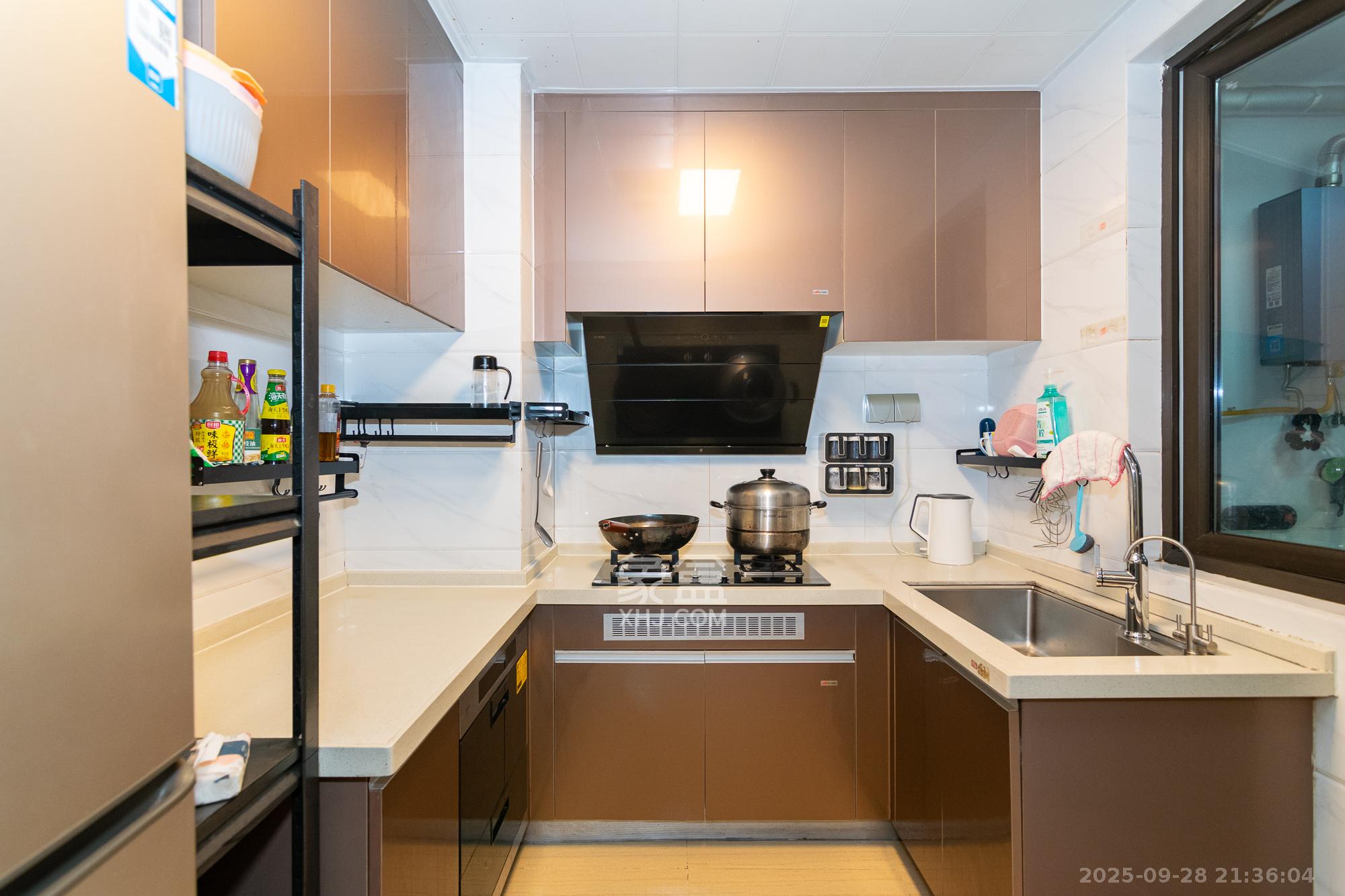 碧桂园培文府锦园  3室2厅2卫    98.0万 碧桂园培文府锦园  3室2厅2卫    98.0万厨房