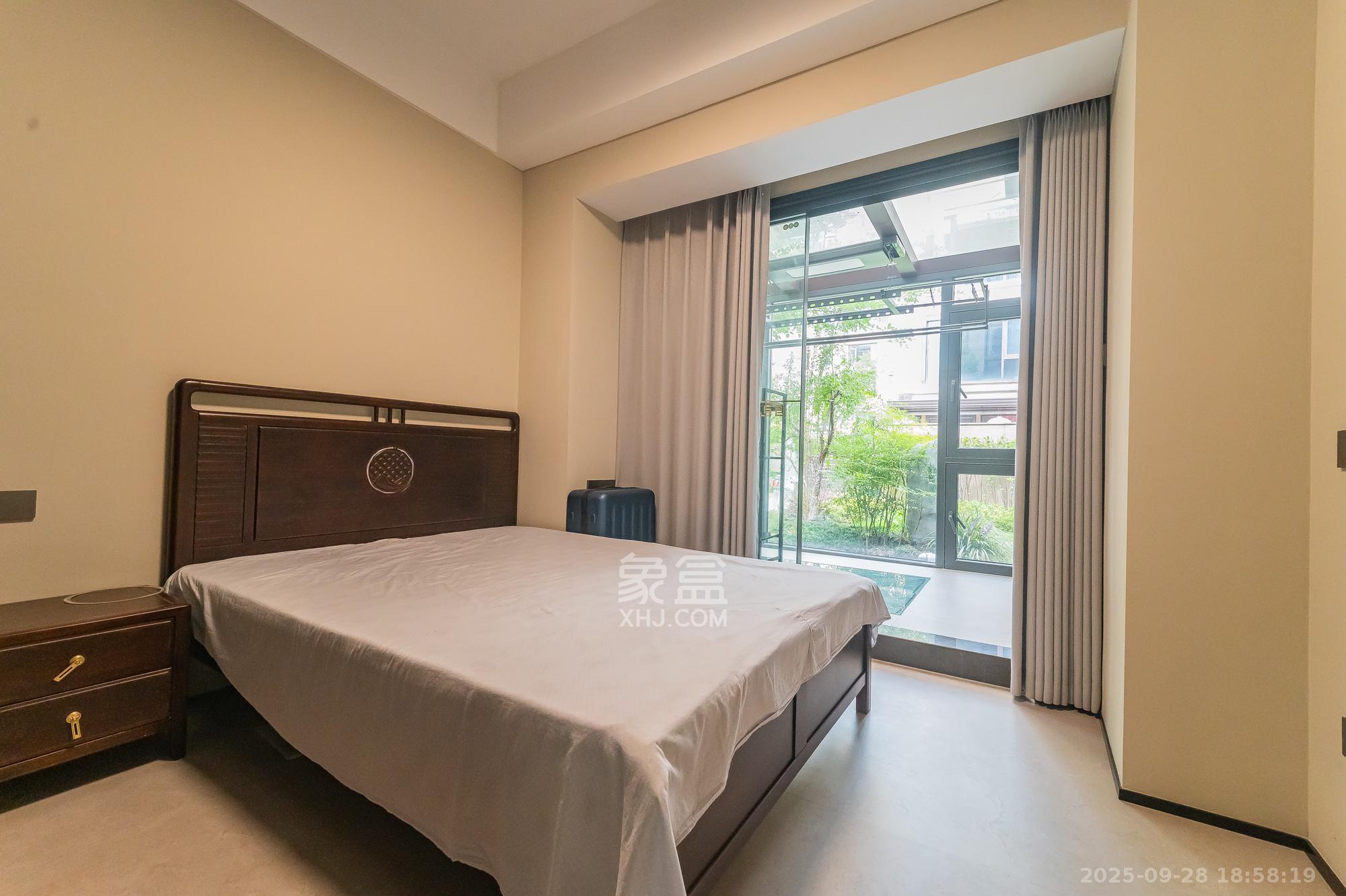 中交建发松雅院 5室2厅3卫 420.0万 中交建发松雅院 5室2厅3卫 420.0万卧室