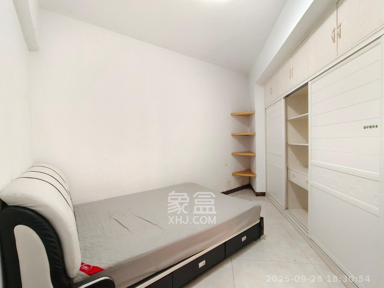 融圣国际 1室1厅1卫 1600.0元/月 融圣国际 1室1厅1卫 1600.0元/月室内图